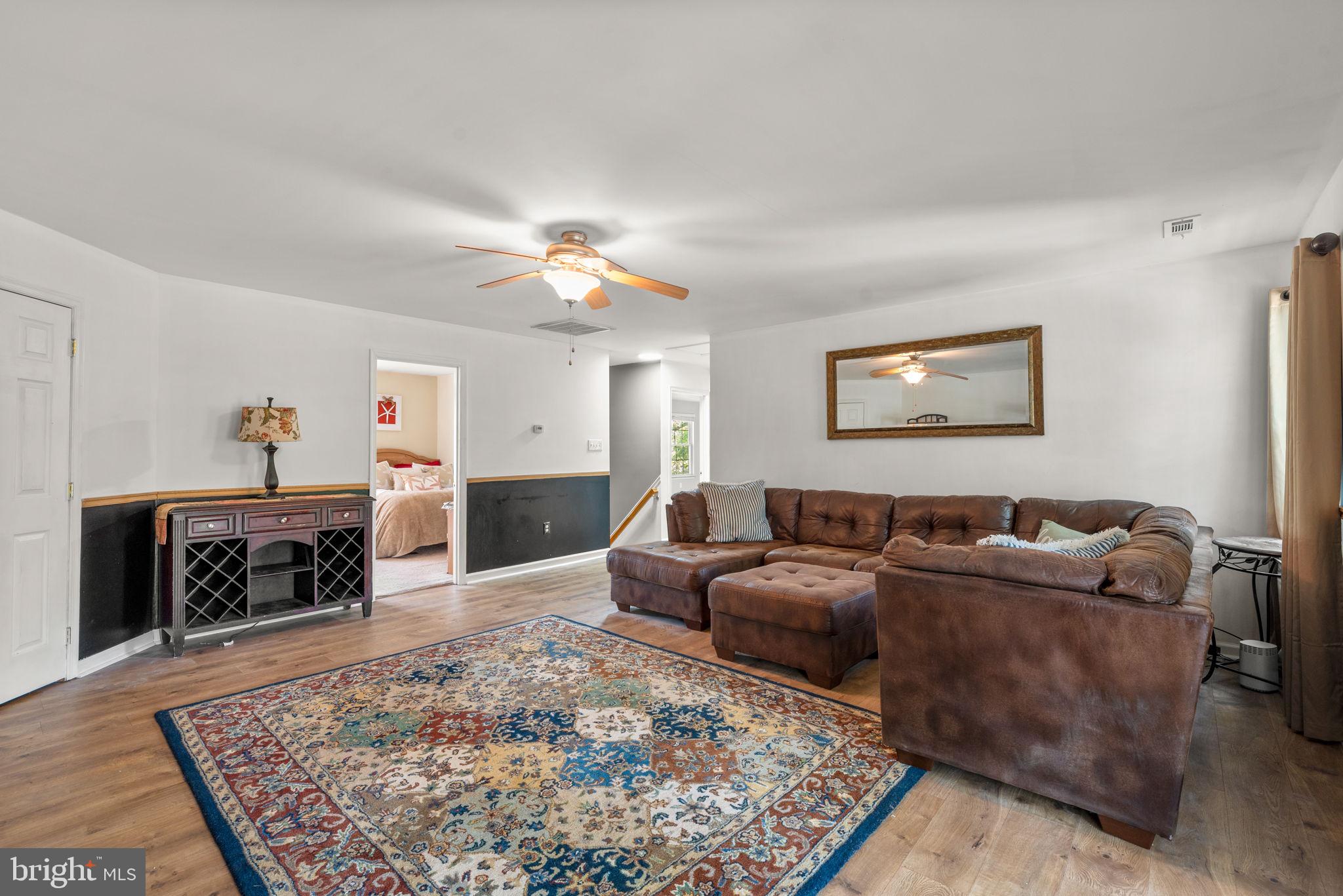 HOLLYWOOD ON SEVERN - Residential