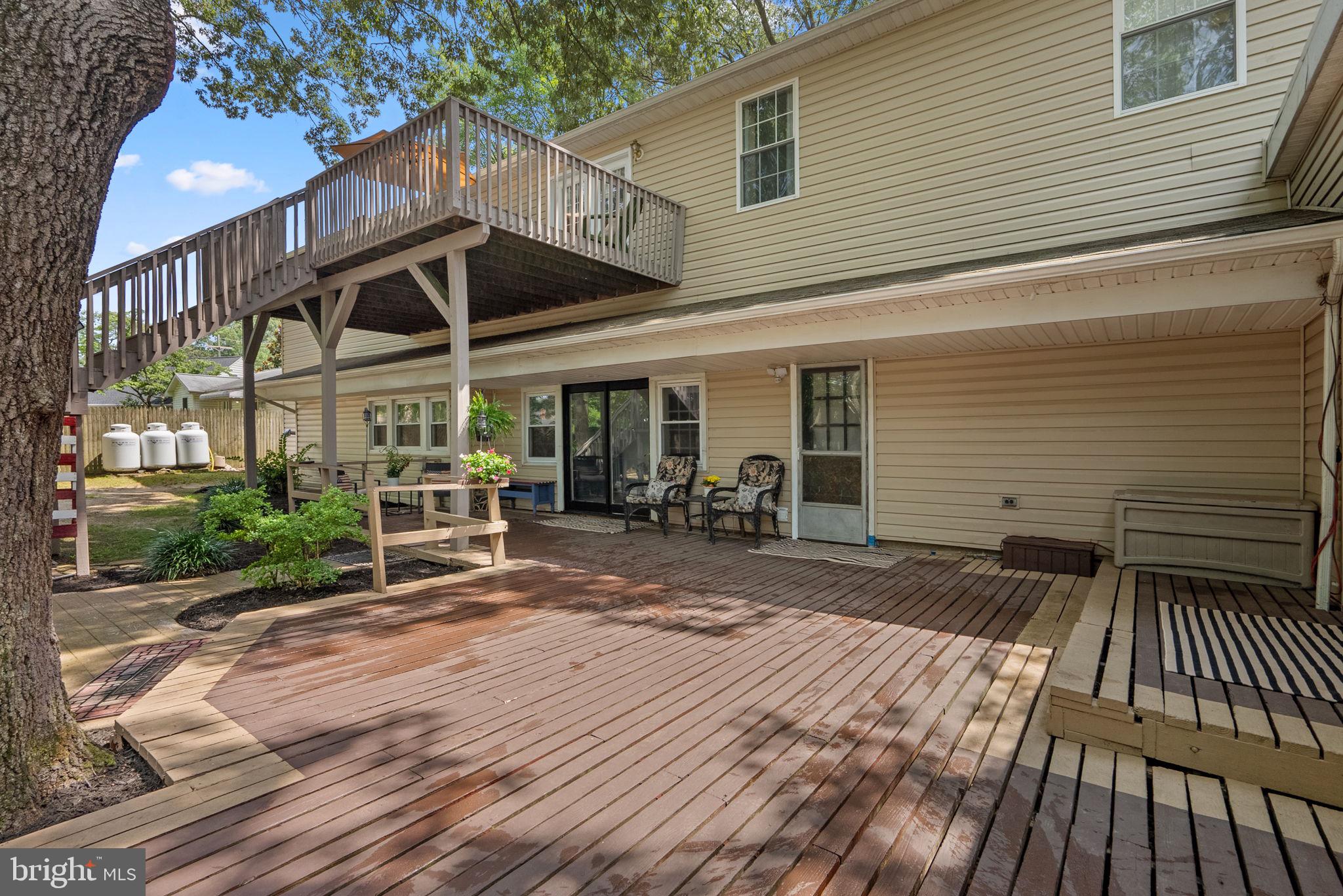 HOLLYWOOD ON SEVERN - Residential