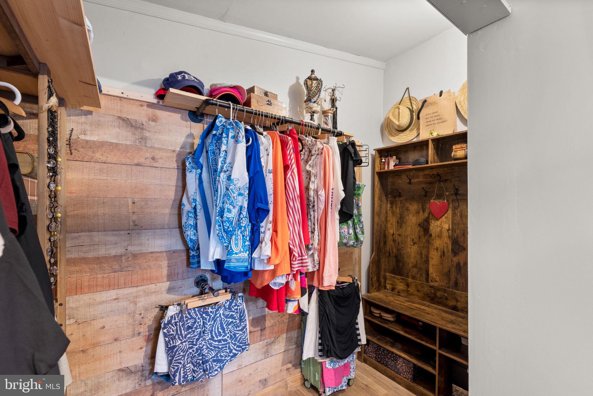 HOLLYWOOD ON SEVERN - Residential