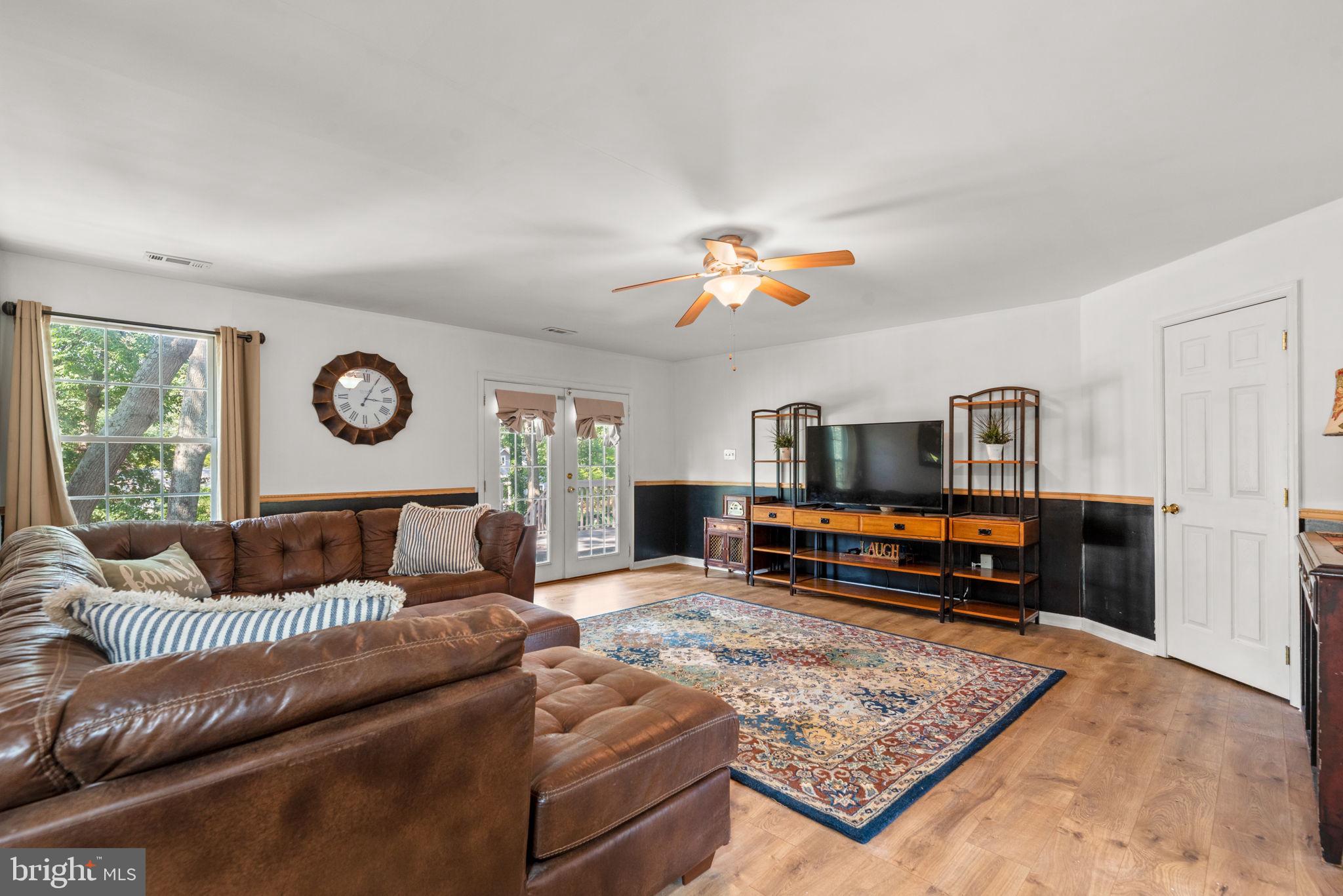 HOLLYWOOD ON SEVERN - Residential