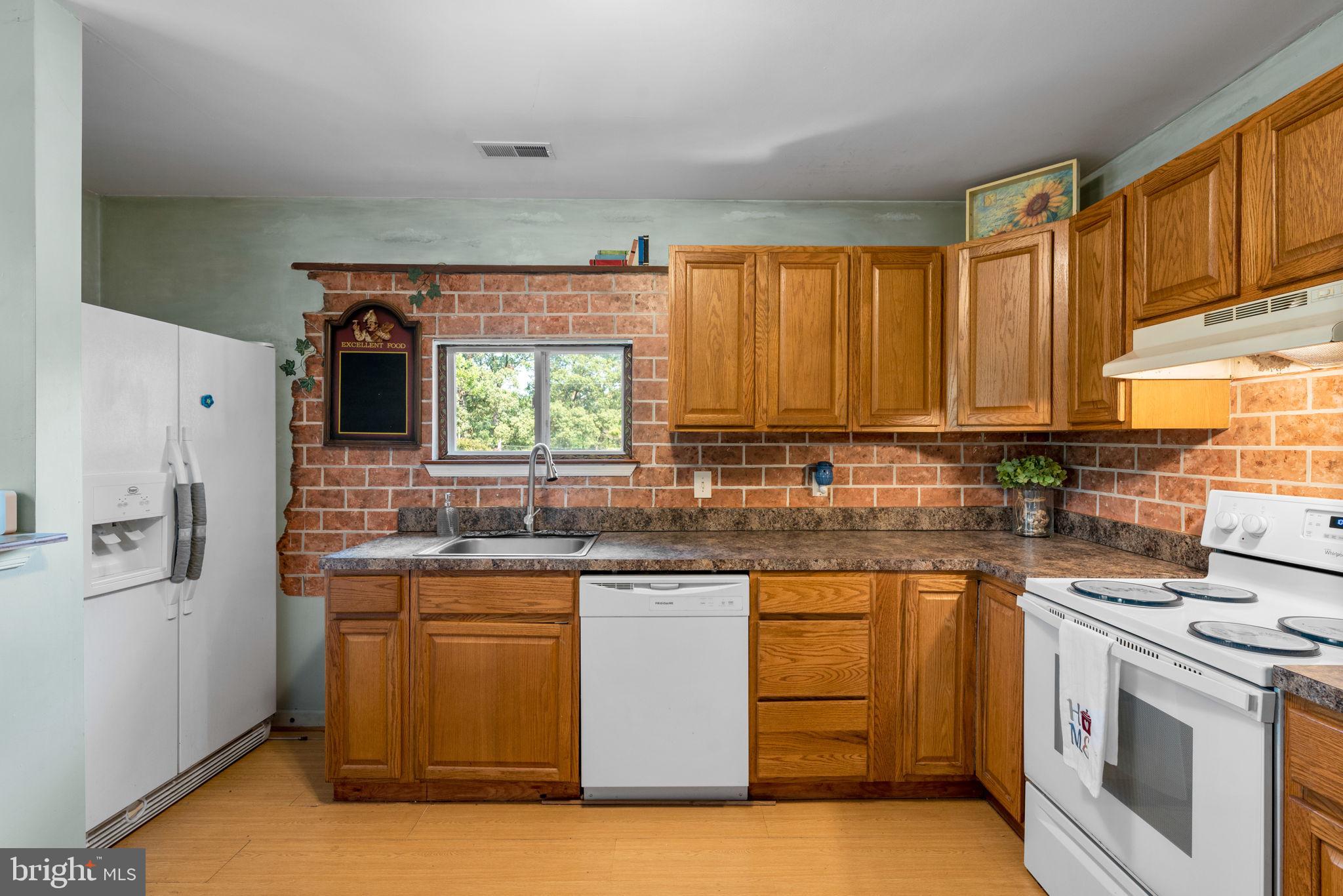 HOLLYWOOD ON SEVERN - Residential