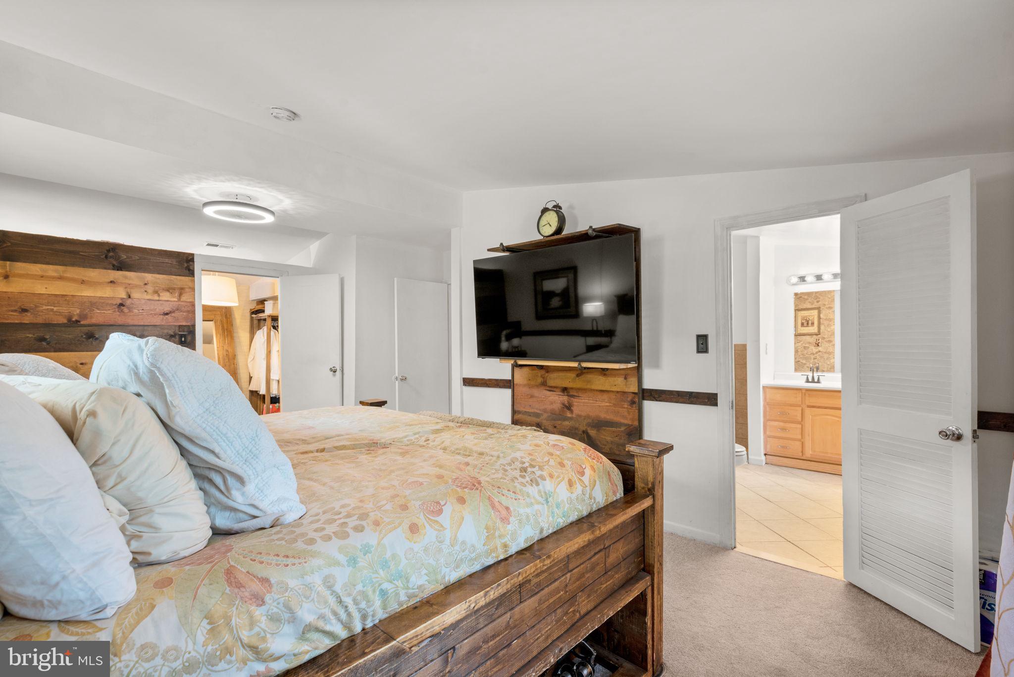 HOLLYWOOD ON SEVERN - Residential