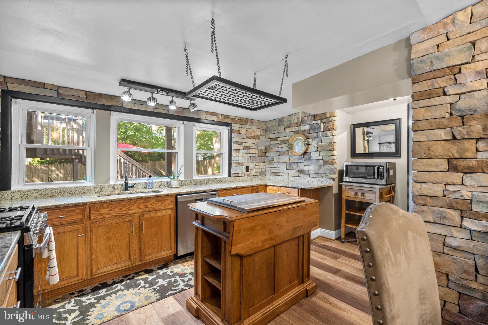 HOLLYWOOD ON SEVERN - Residential