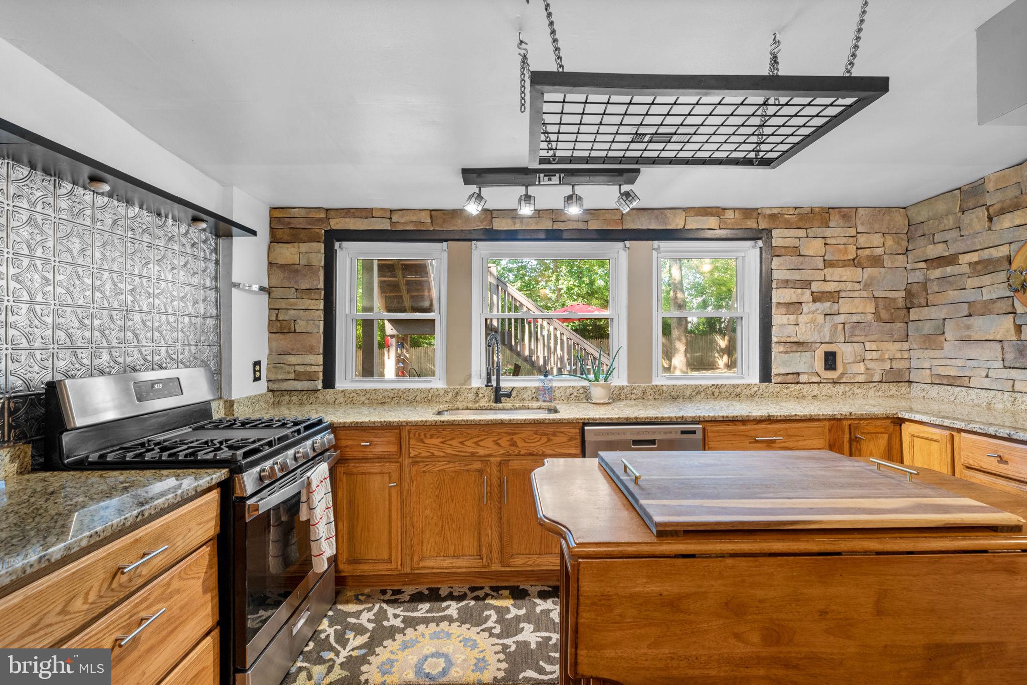 HOLLYWOOD ON SEVERN - Residential