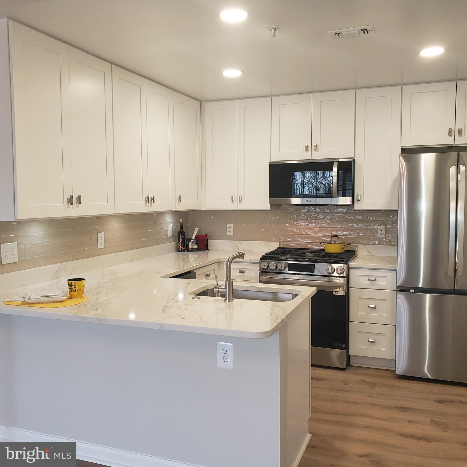 CHELSEA COURTS - Residential