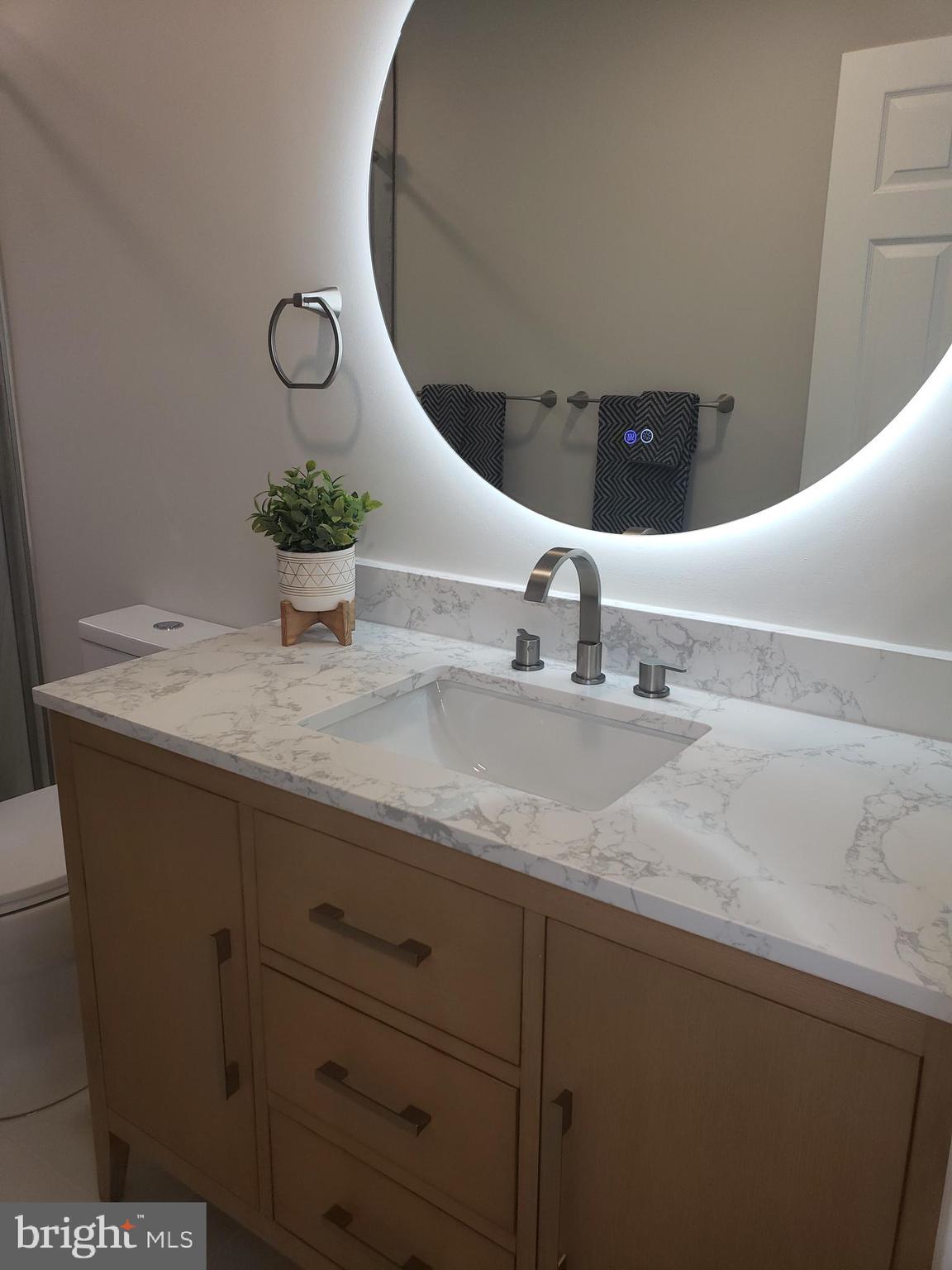 CHELSEA COURTS - Residential