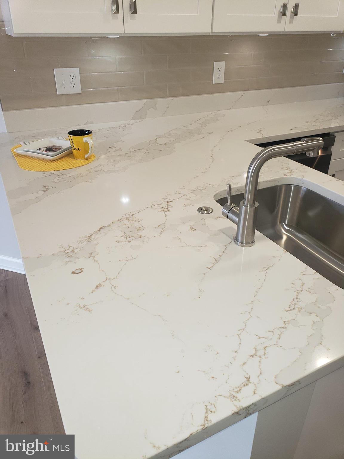 CHELSEA COURTS - Residential