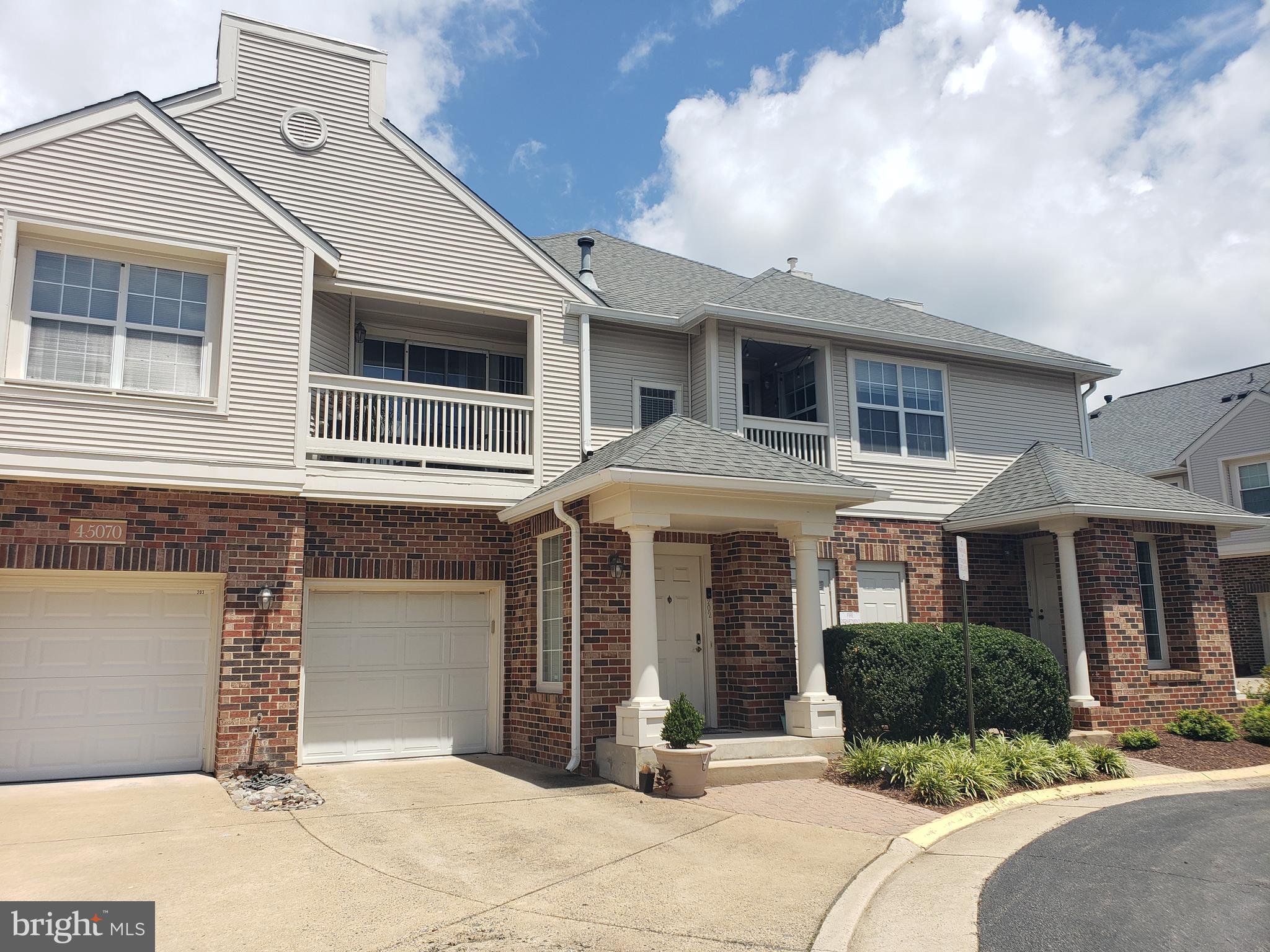 CHELSEA COURTS - Residential