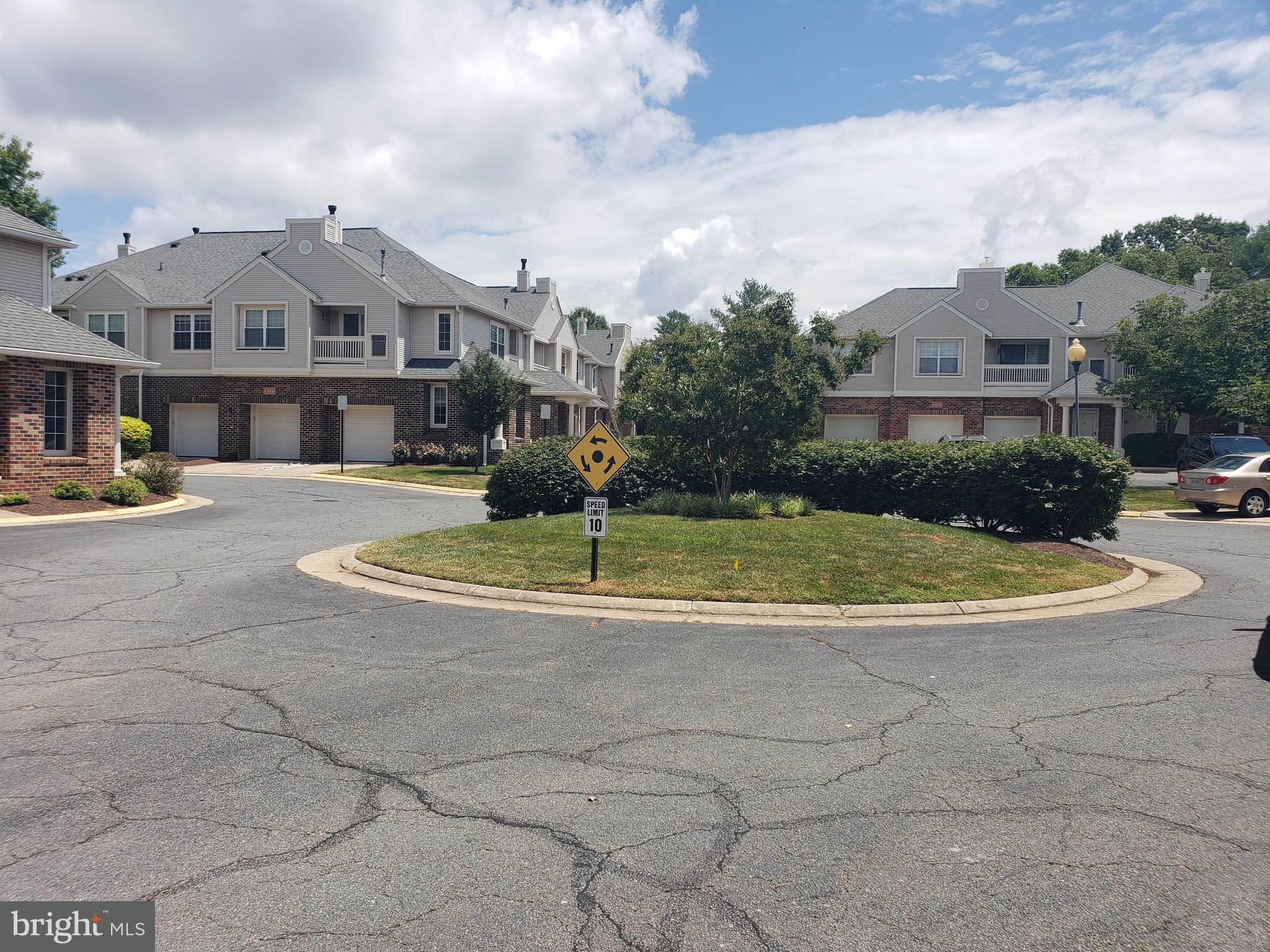 CHELSEA COURTS - Residential