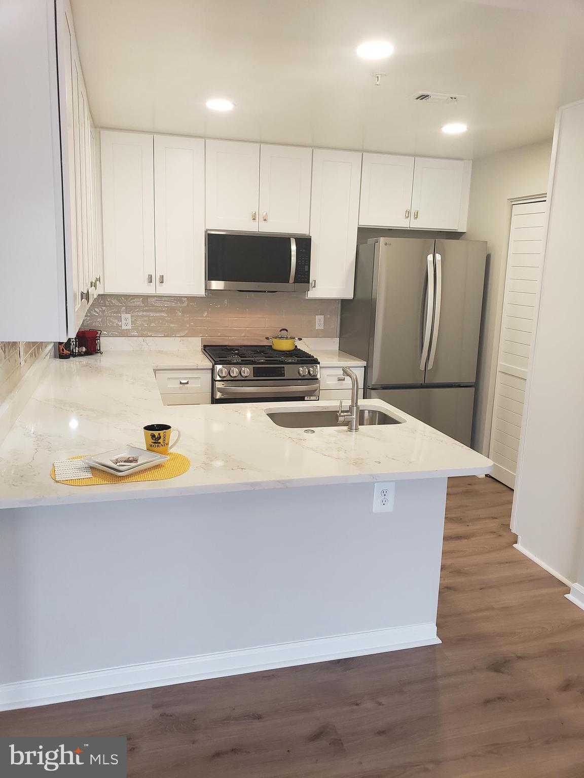 CHELSEA COURTS - Residential