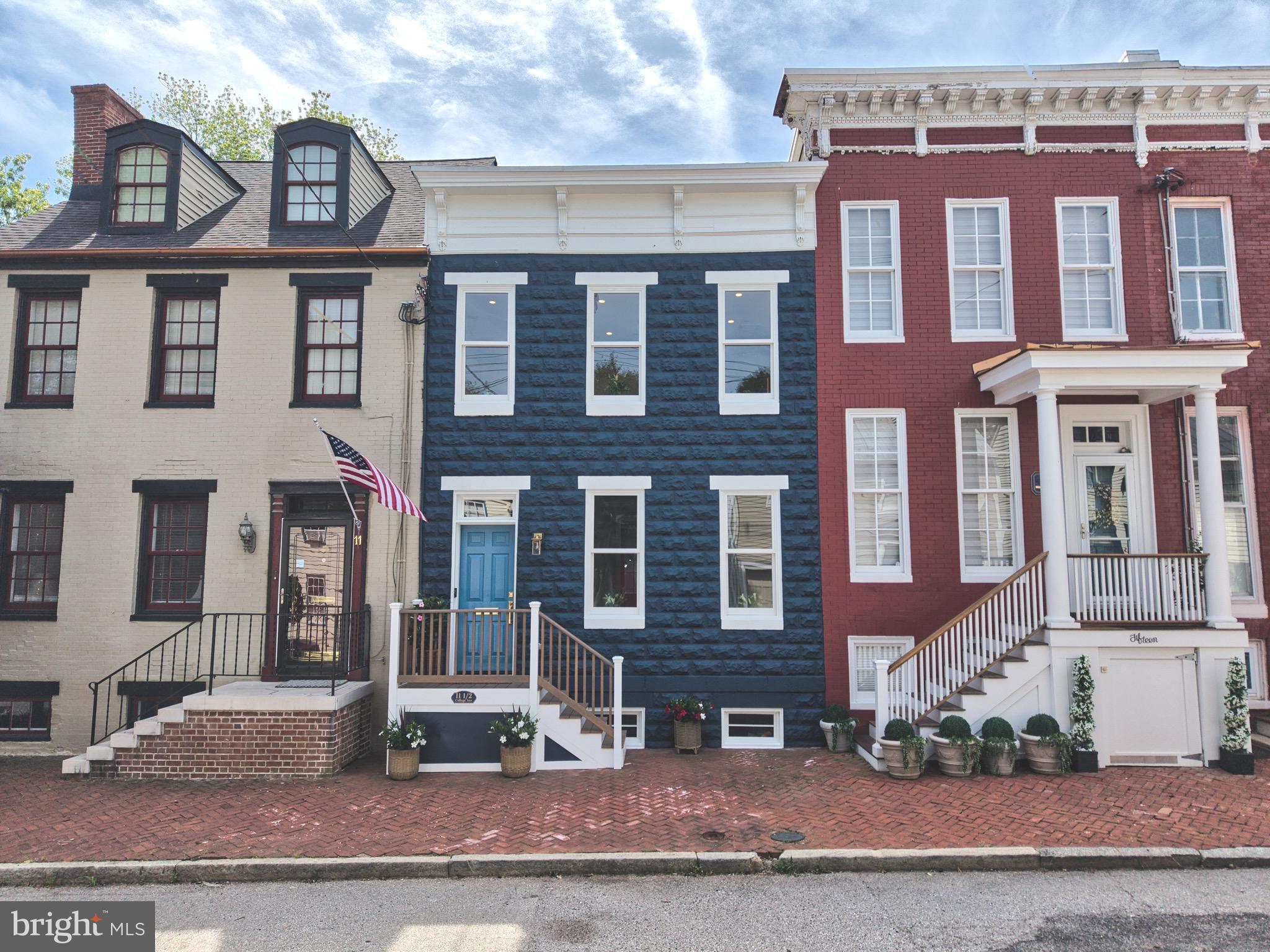 11 1/2 COLLEGE AVENUE