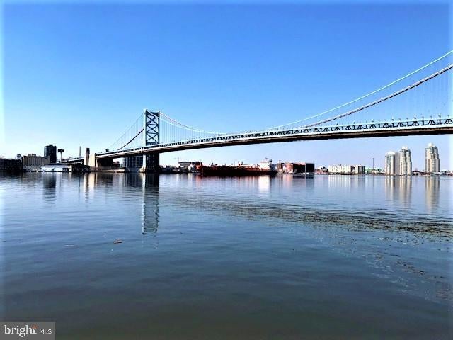 914 POINT STREET