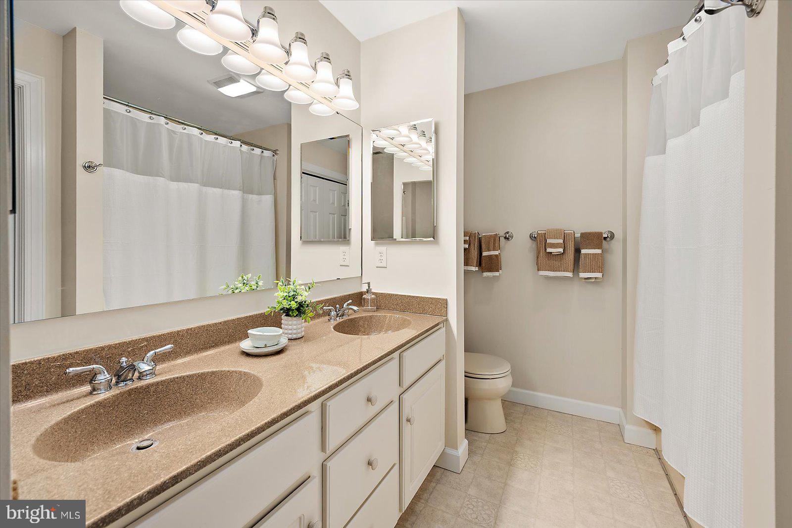 DOWNTOWN DENTON - Residential