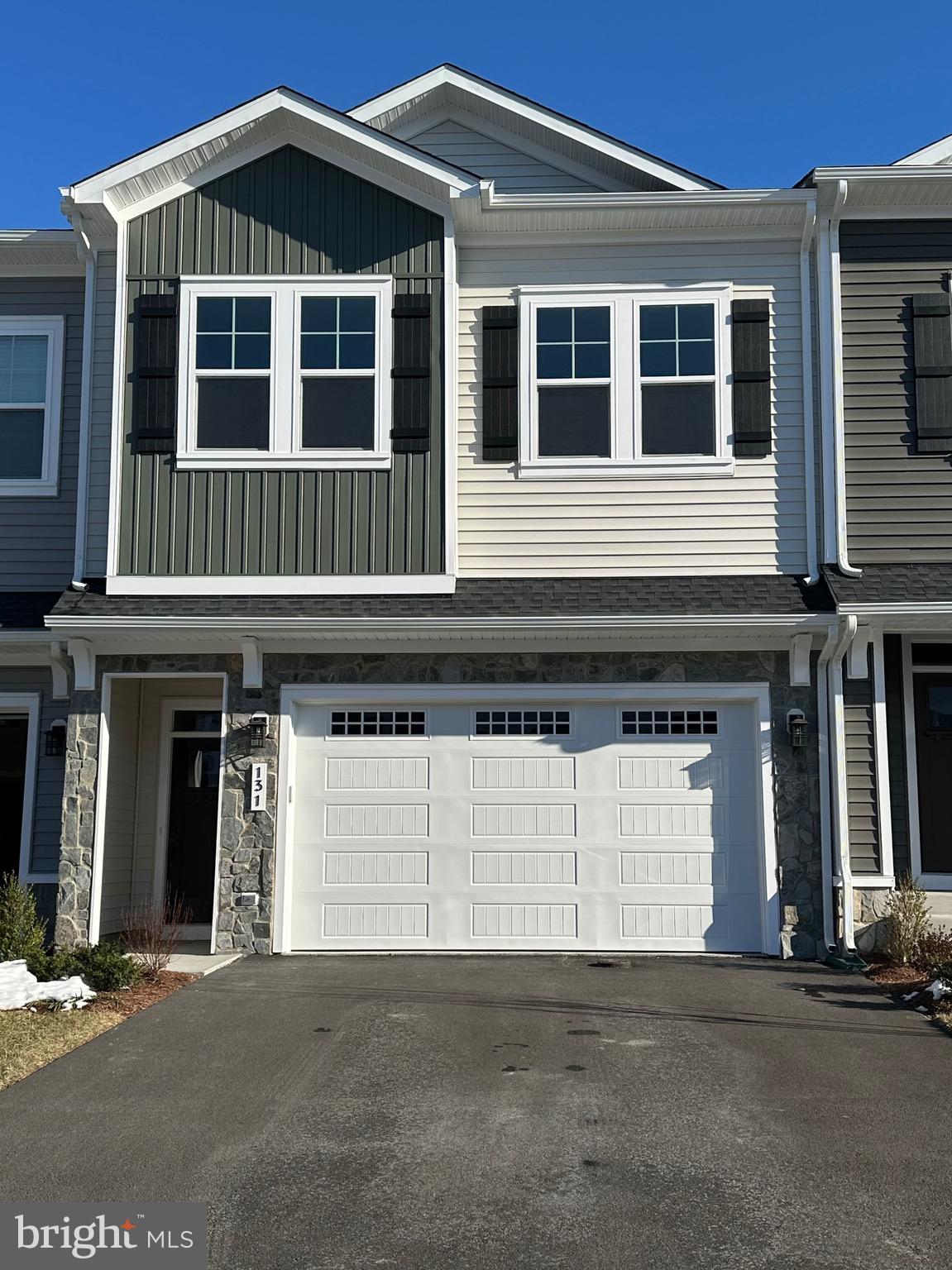 LAKE FREDERICK - Residential Lease