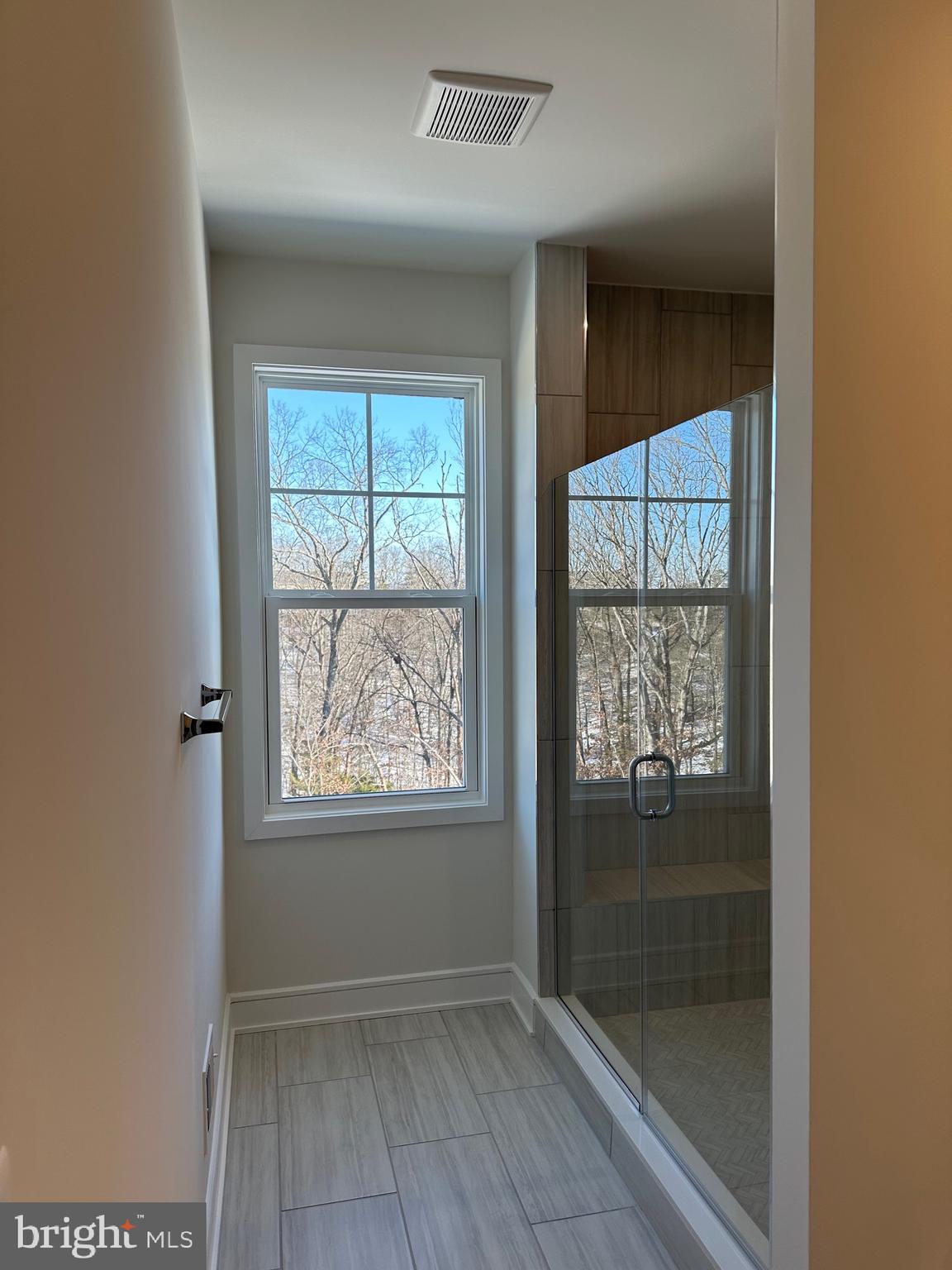 LAKE FREDERICK - Residential Lease