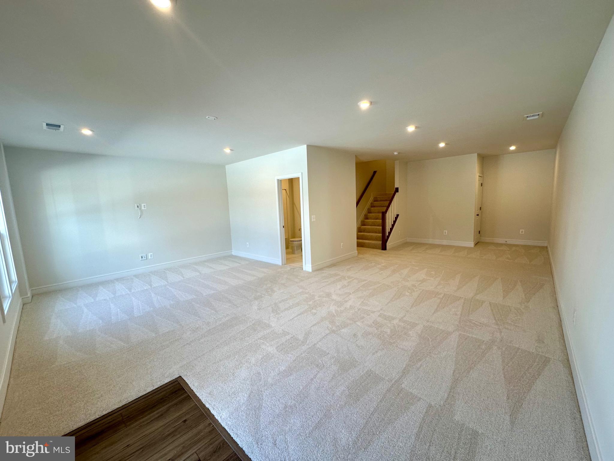 LAKE FREDERICK - Residential Lease