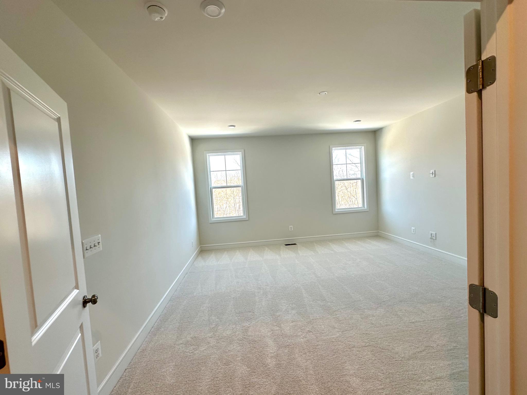 LAKE FREDERICK - Residential Lease