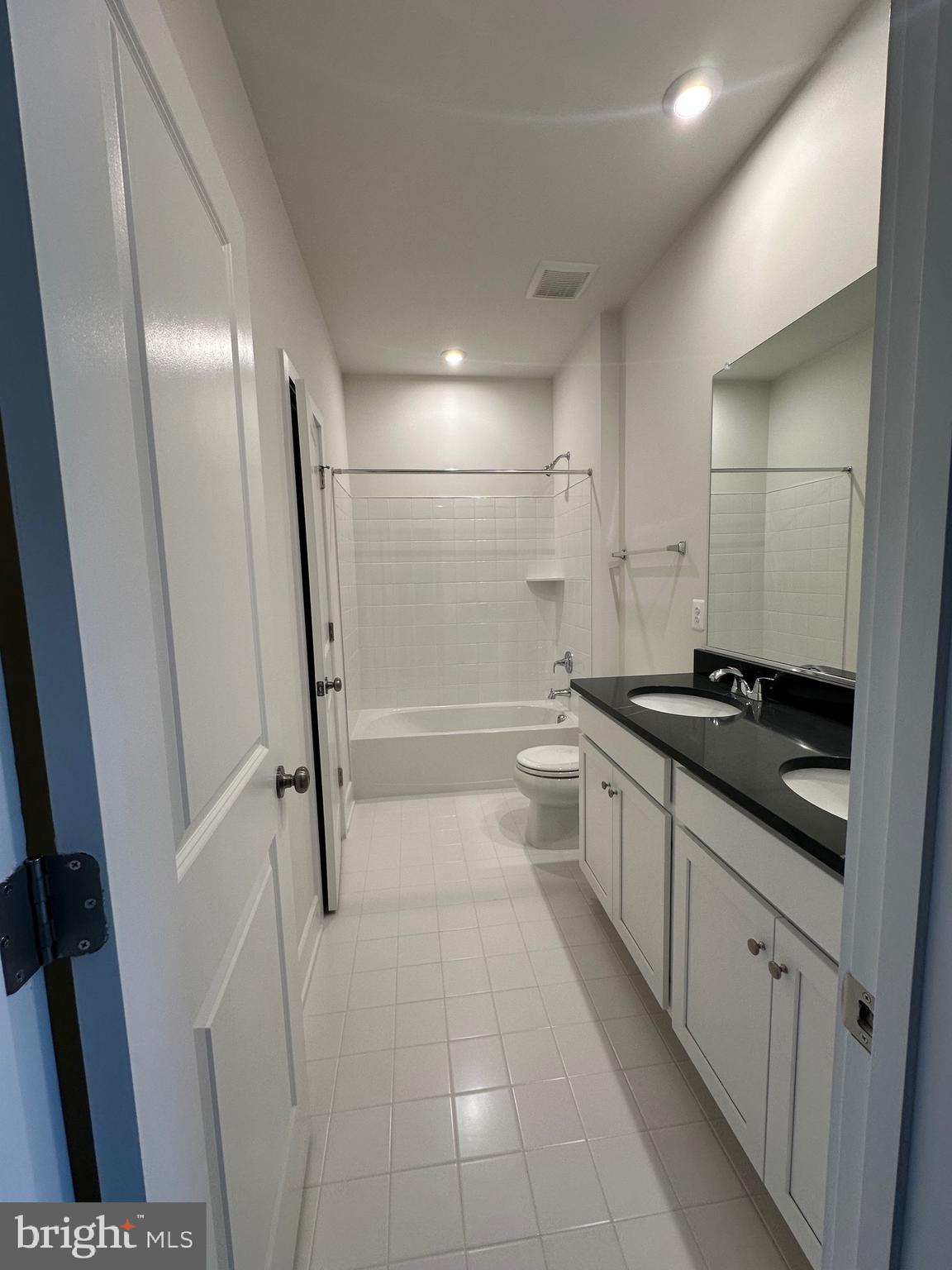 LAKE FREDERICK - Residential Lease