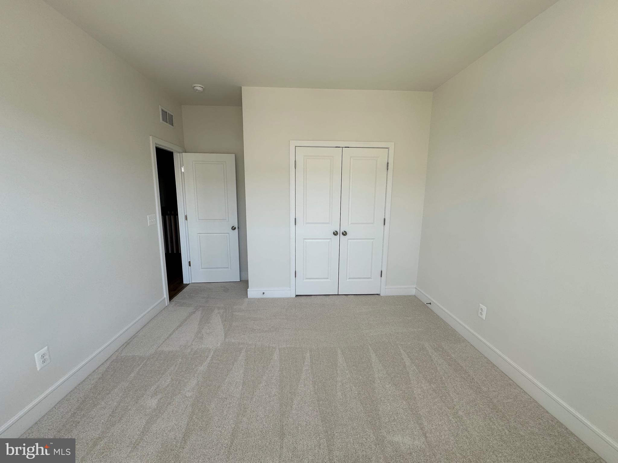 LAKE FREDERICK - Residential Lease