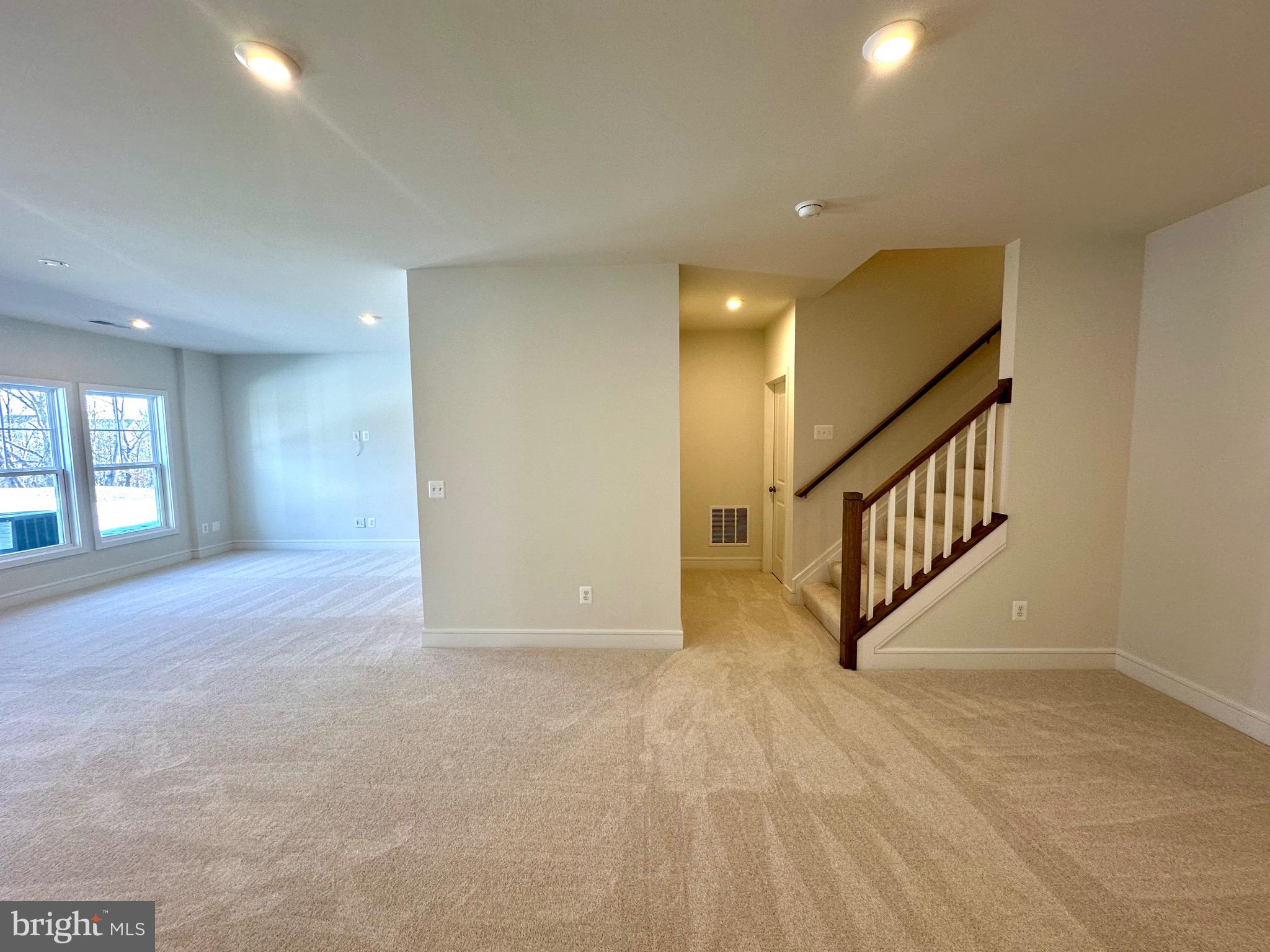 LAKE FREDERICK - Residential Lease