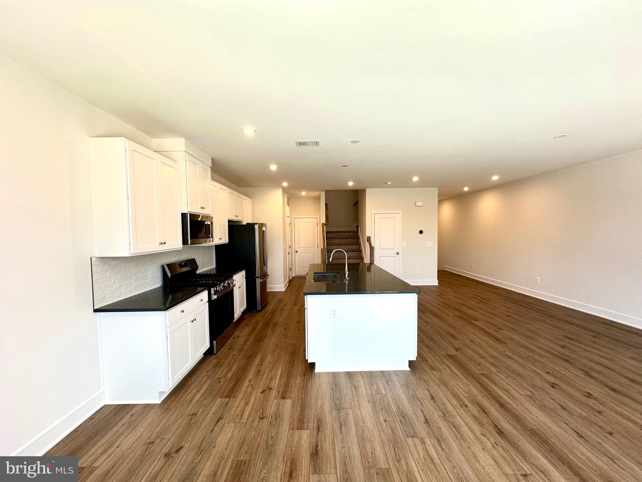 LAKE FREDERICK - Residential Lease