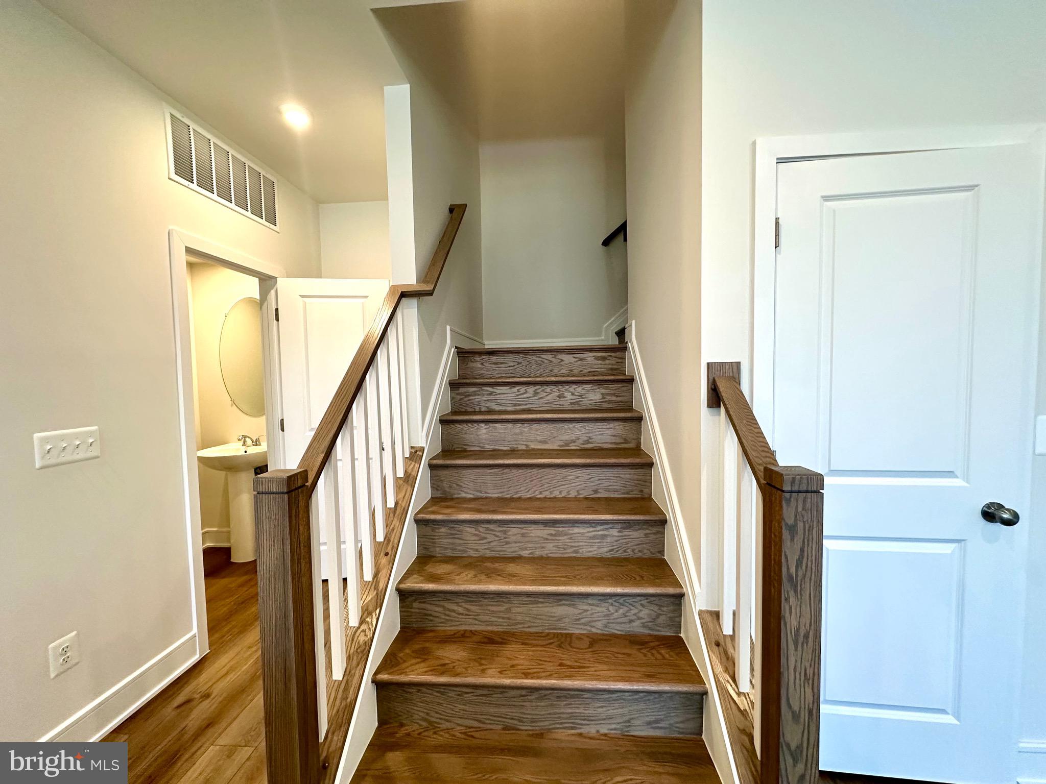 LAKE FREDERICK - Residential Lease