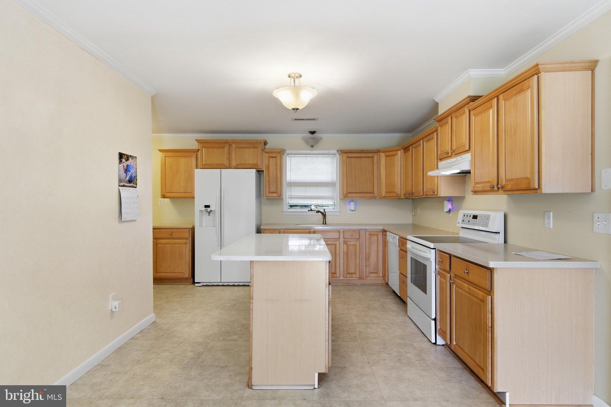 10225 OCEAN GATEWAY