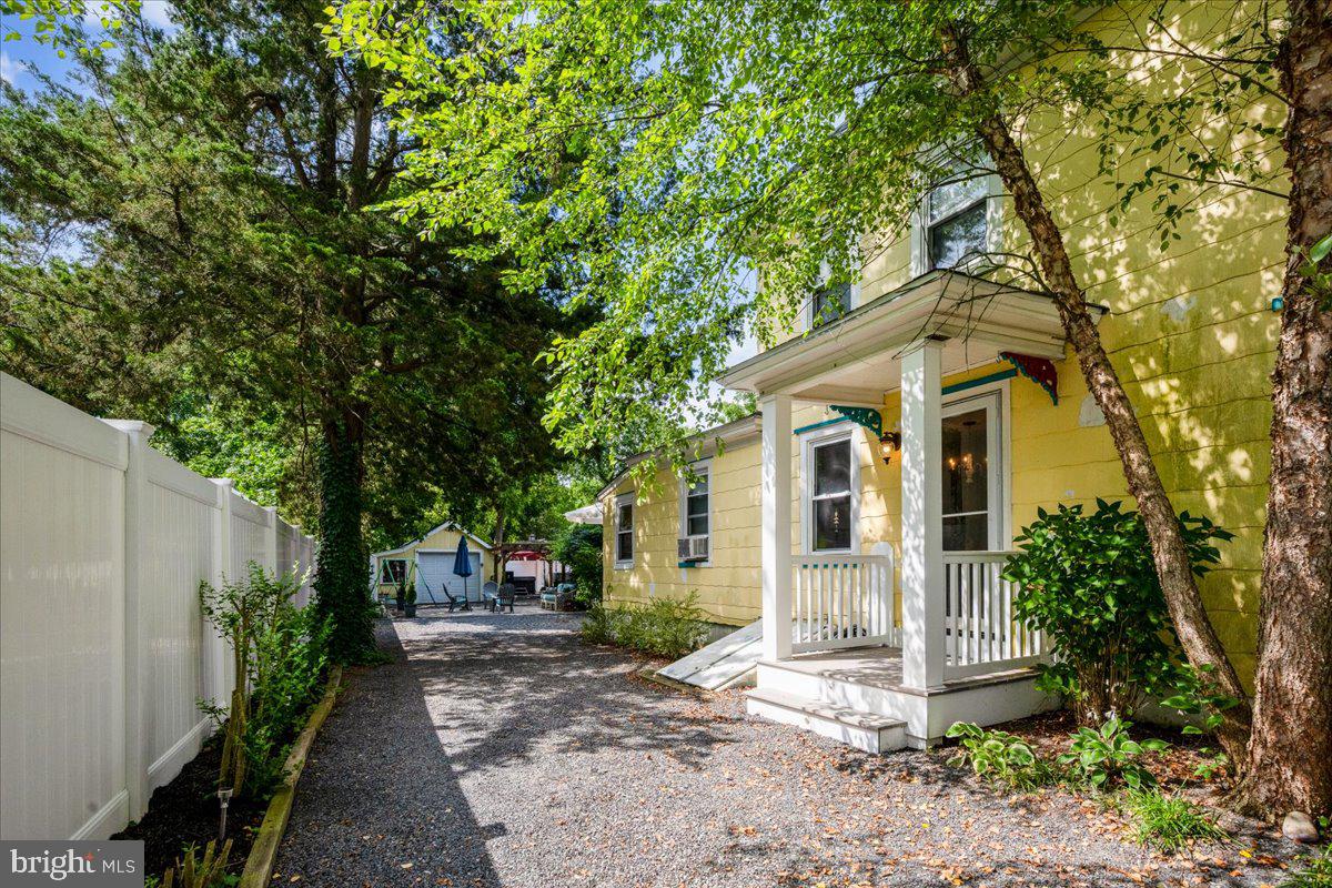 216 CENTER STREET