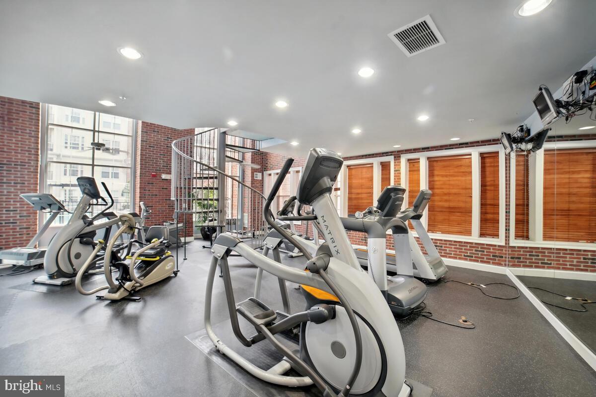 THE COLONNADE AT KENTLANDS - Residential