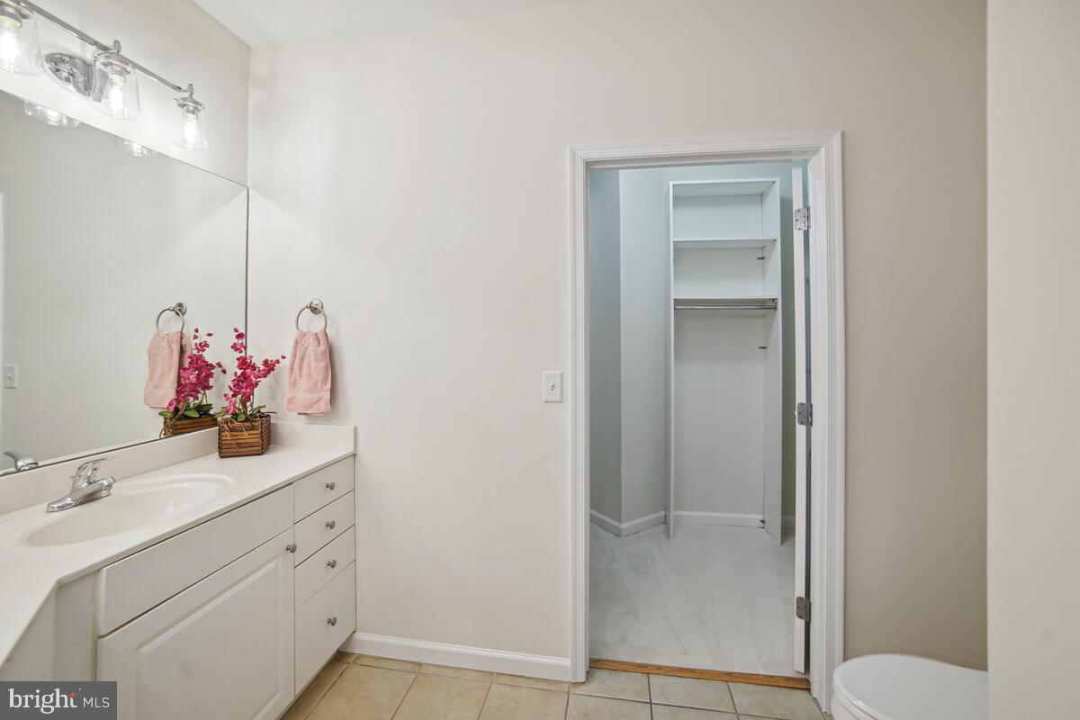 THE COLONNADE AT KENTLANDS - Residential