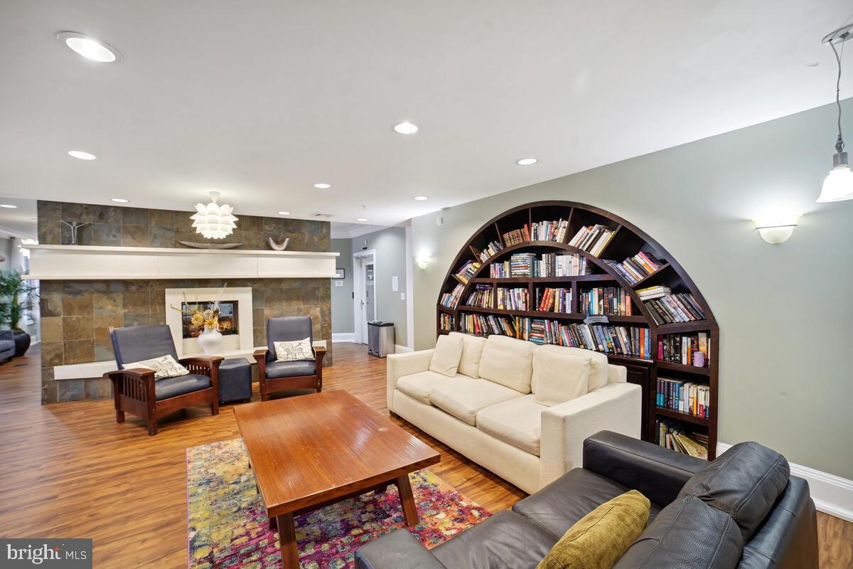 THE COLONNADE AT KENTLANDS - Residential