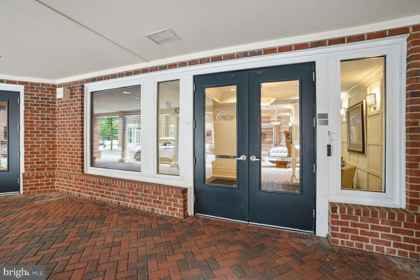 THE COLONNADE AT KENTLANDS - Residential