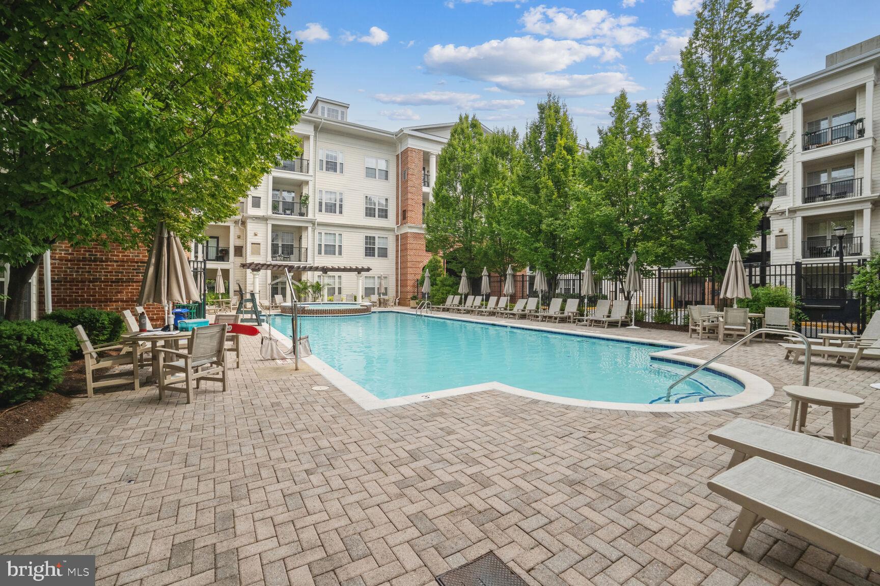 THE COLONNADE AT KENTLANDS - Residential