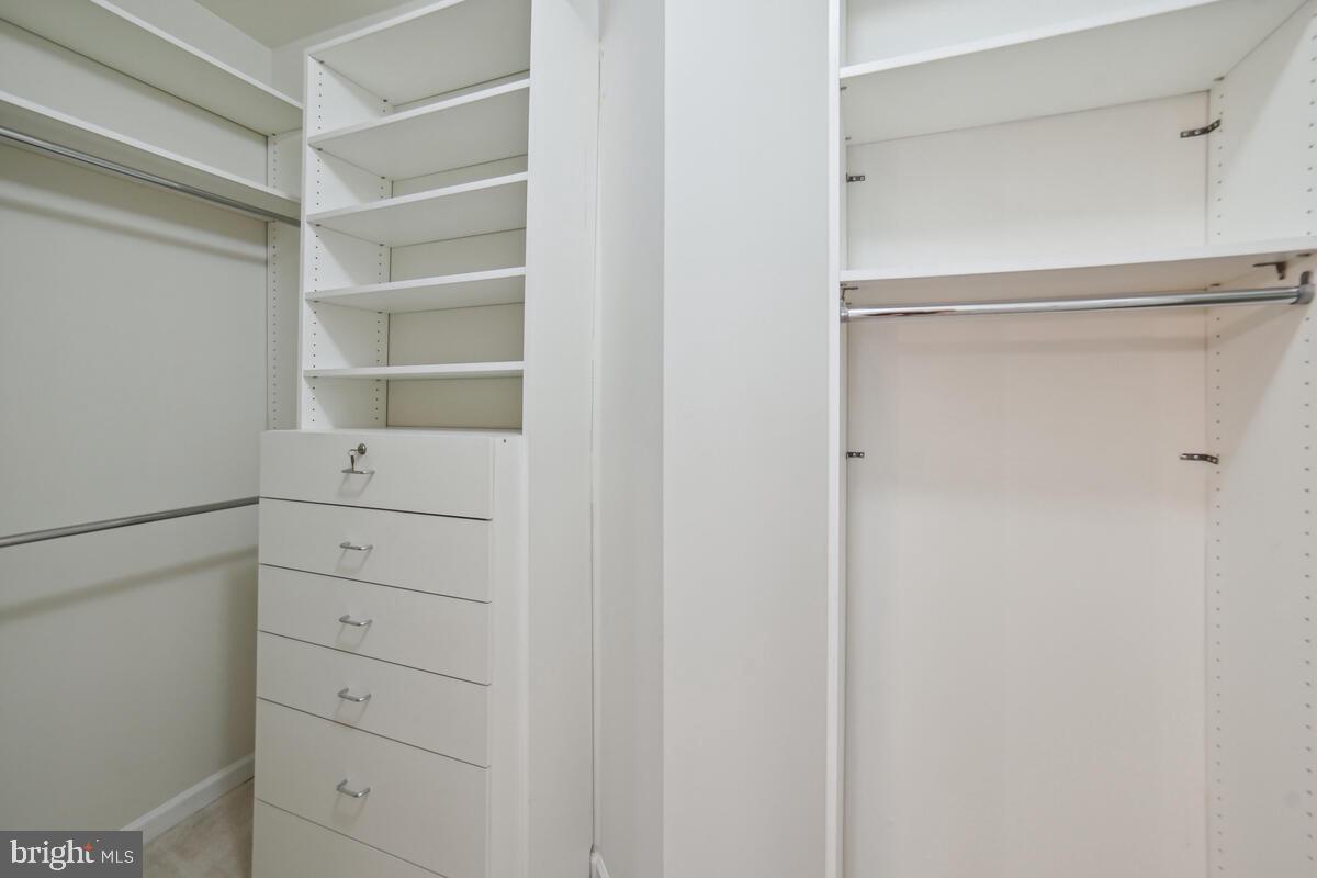 THE COLONNADE AT KENTLANDS - Residential