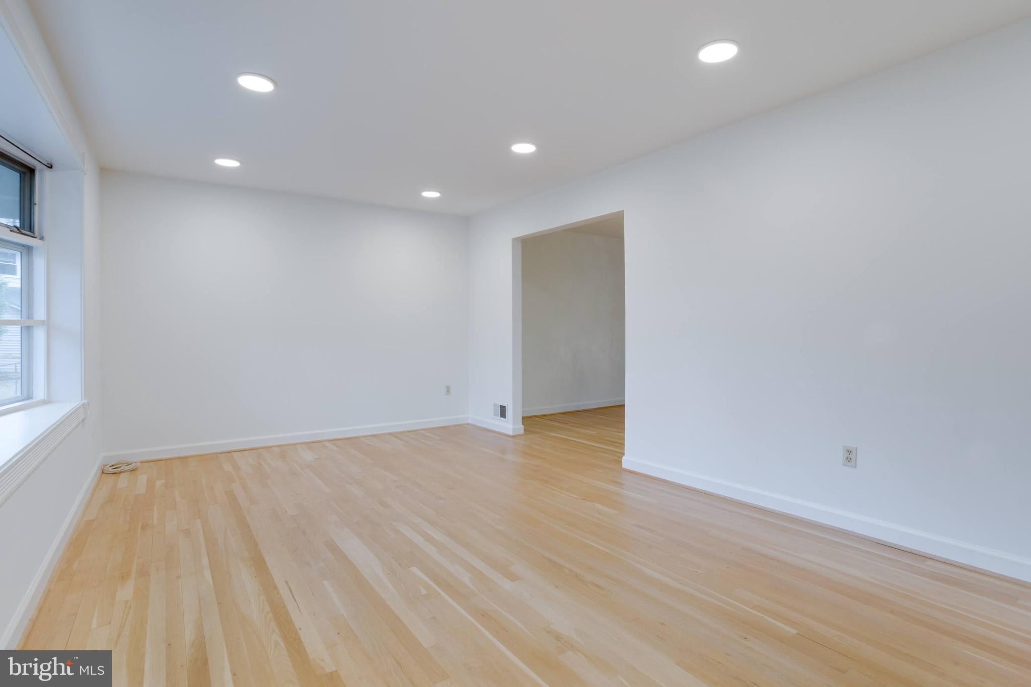 WEST SPRINGFIELD VILLAGE - Residential Lease