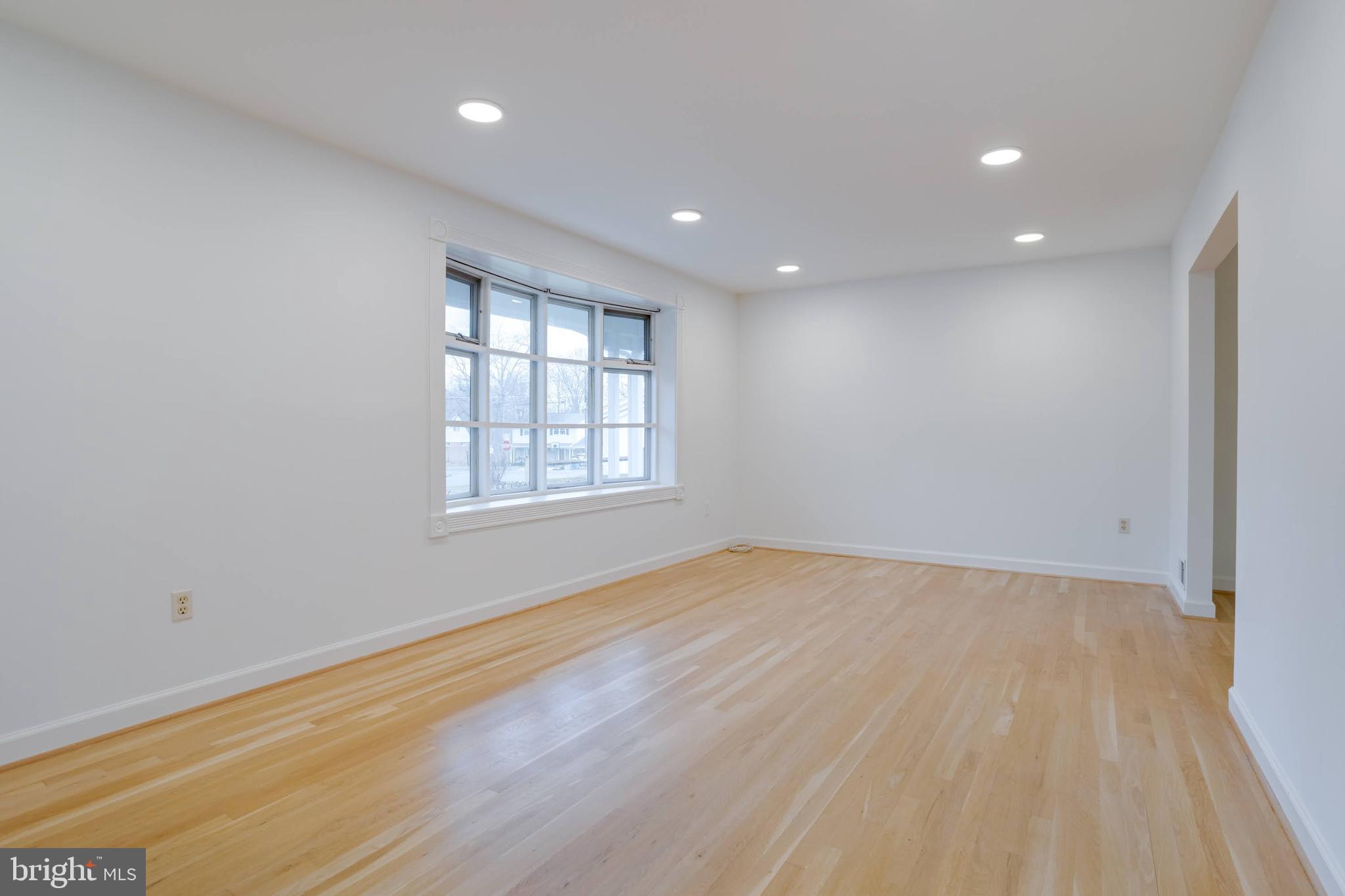 WEST SPRINGFIELD VILLAGE - Residential Lease