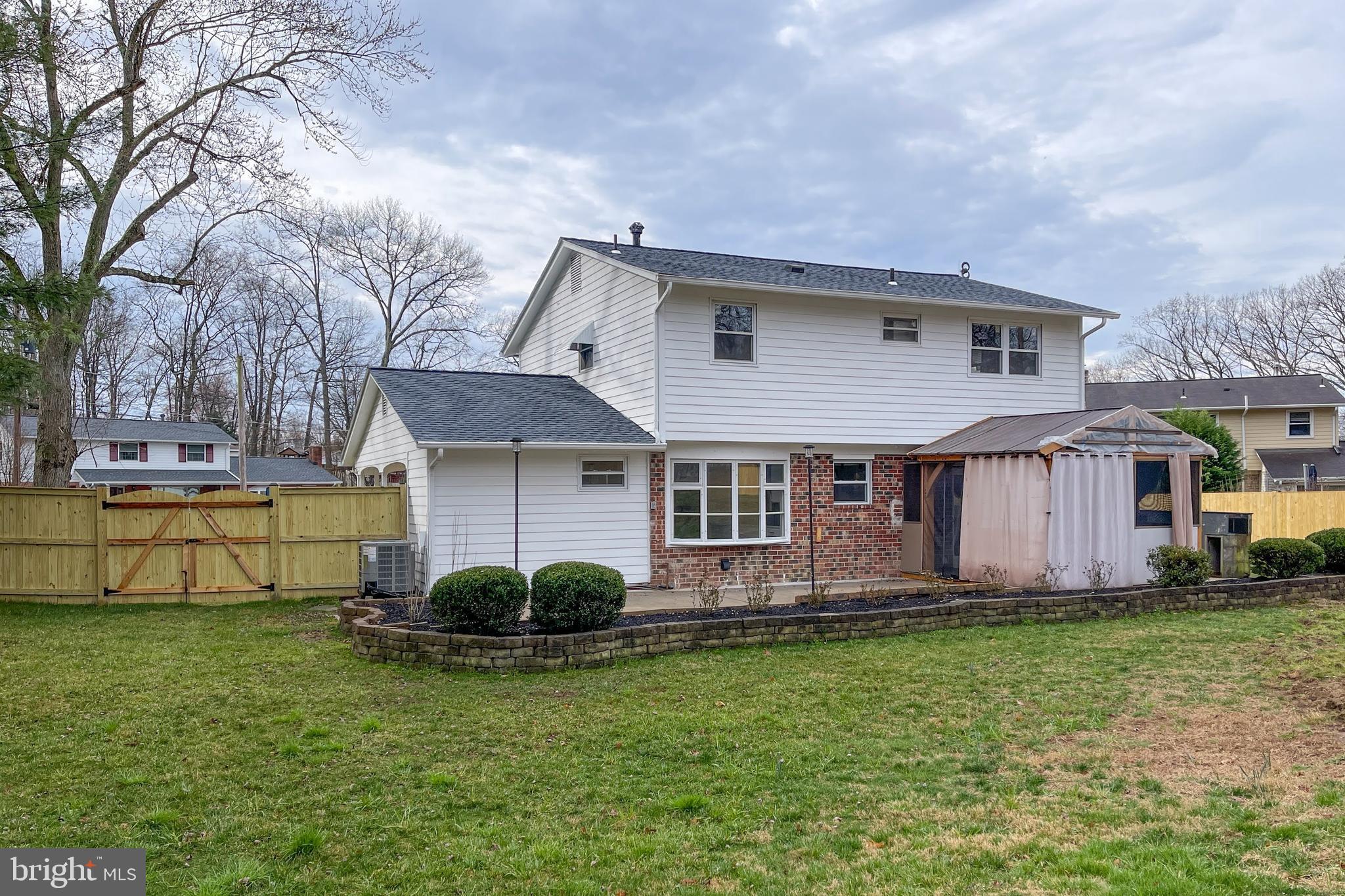 WEST SPRINGFIELD VILLAGE - Residential Lease