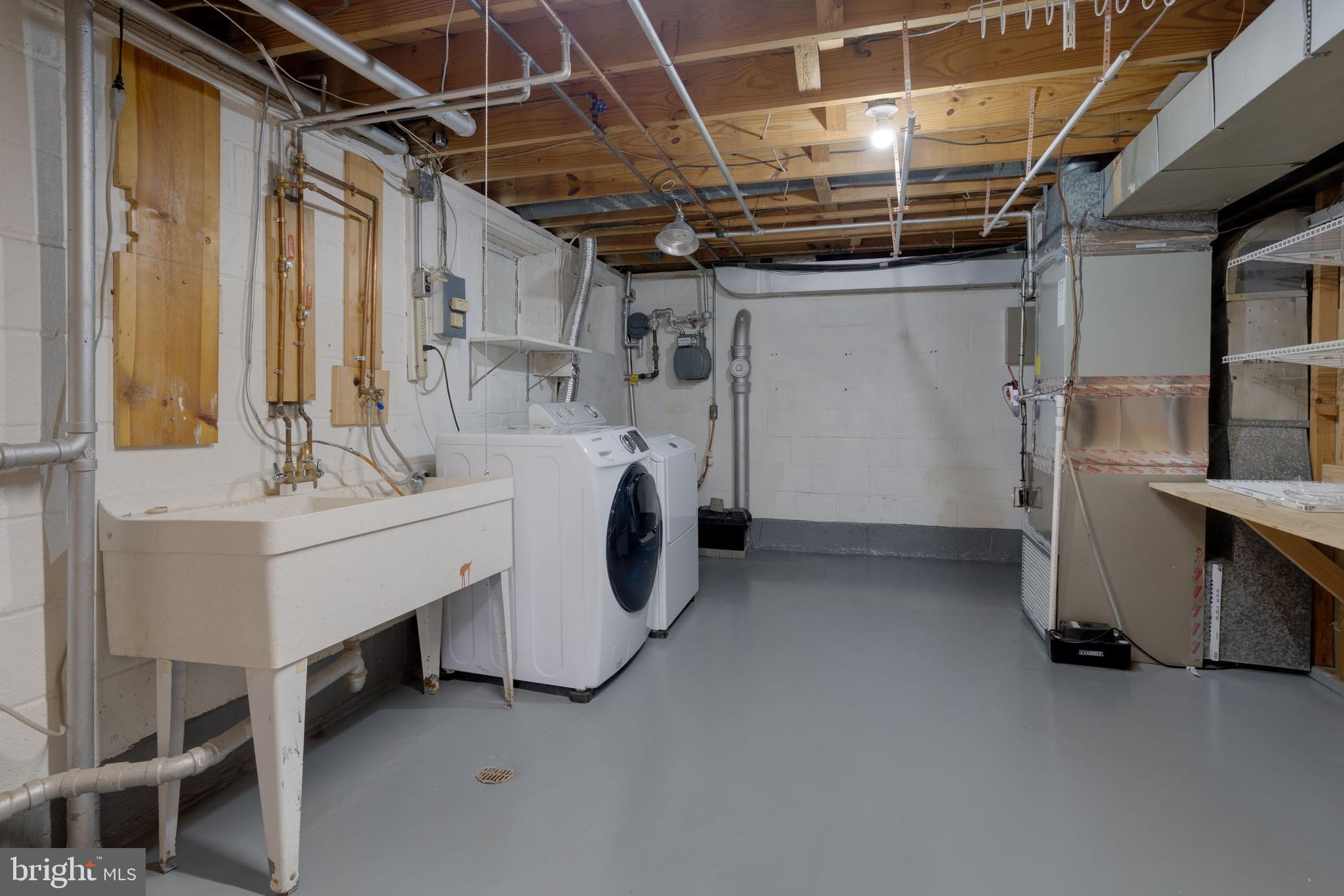 WEST SPRINGFIELD VILLAGE - Residential Lease