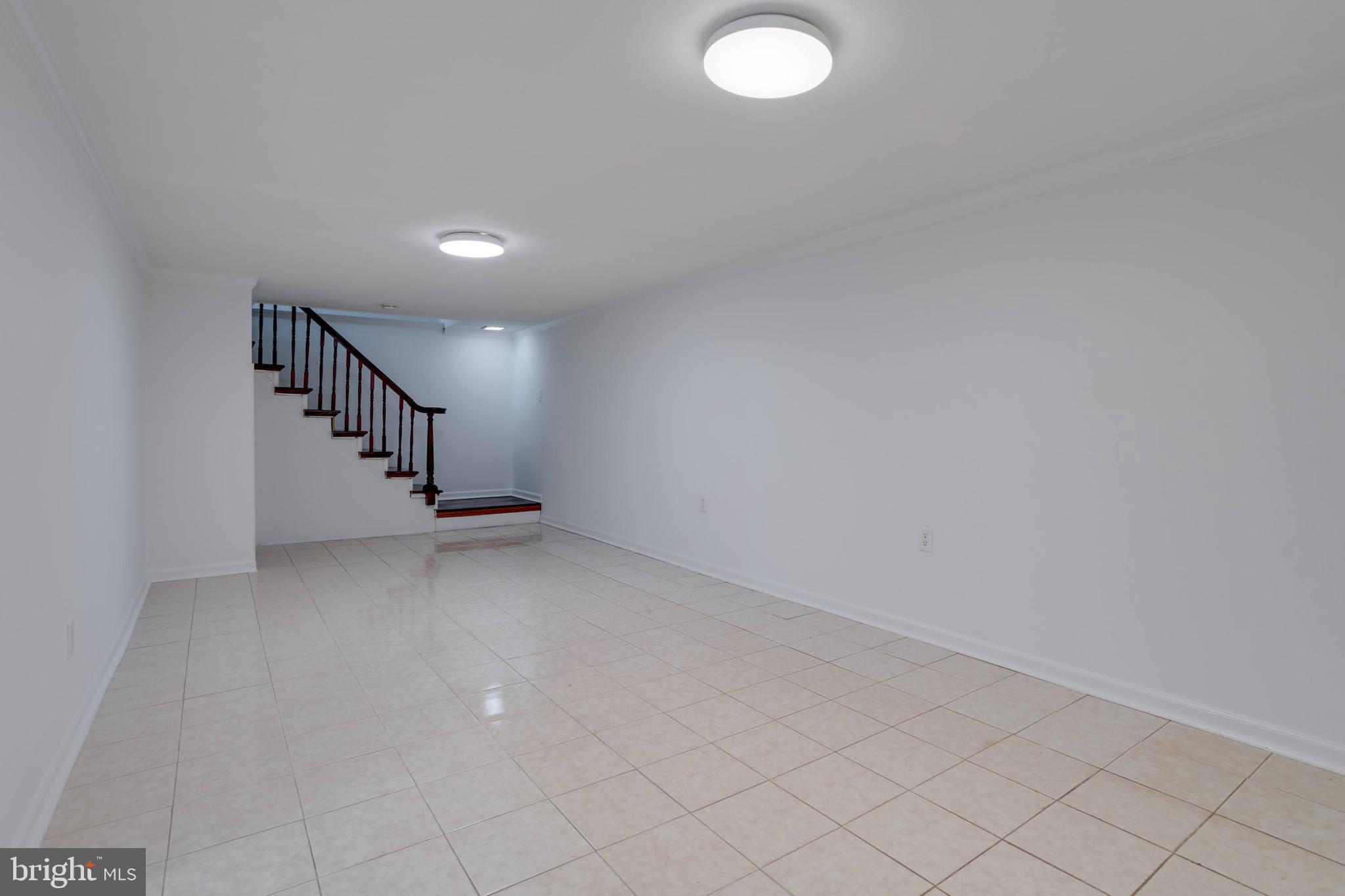 WEST SPRINGFIELD VILLAGE - Residential Lease