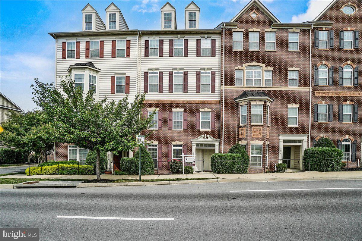 MARKET SQUARE - Residential