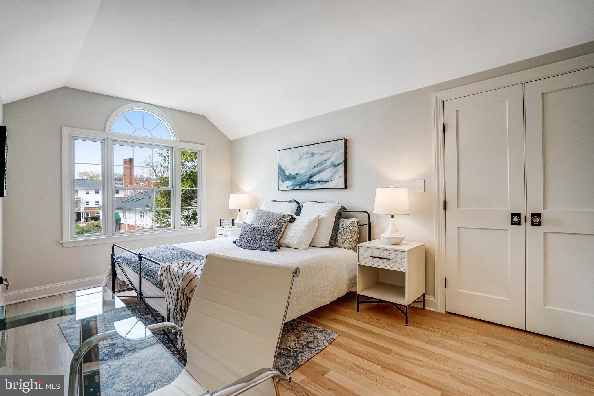 PALISADES PARK - Residential