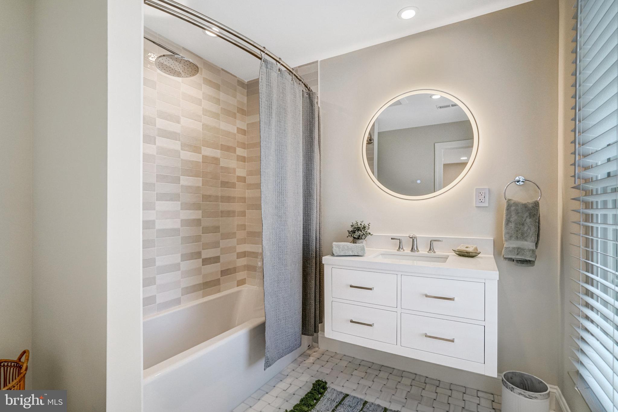 PALISADES PARK - Residential