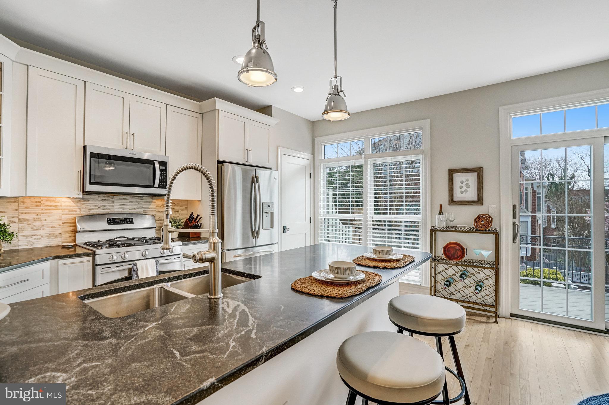 PALISADES PARK - Residential