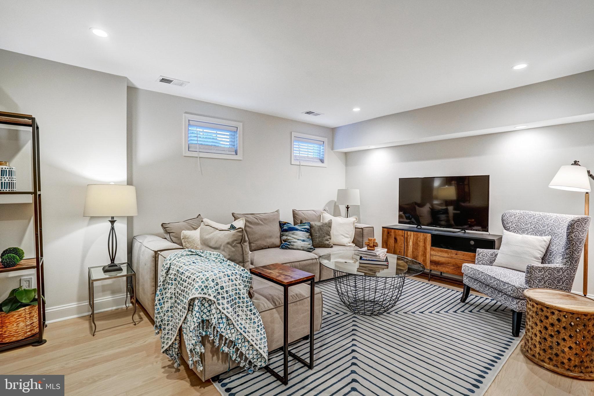 PALISADES PARK - Residential