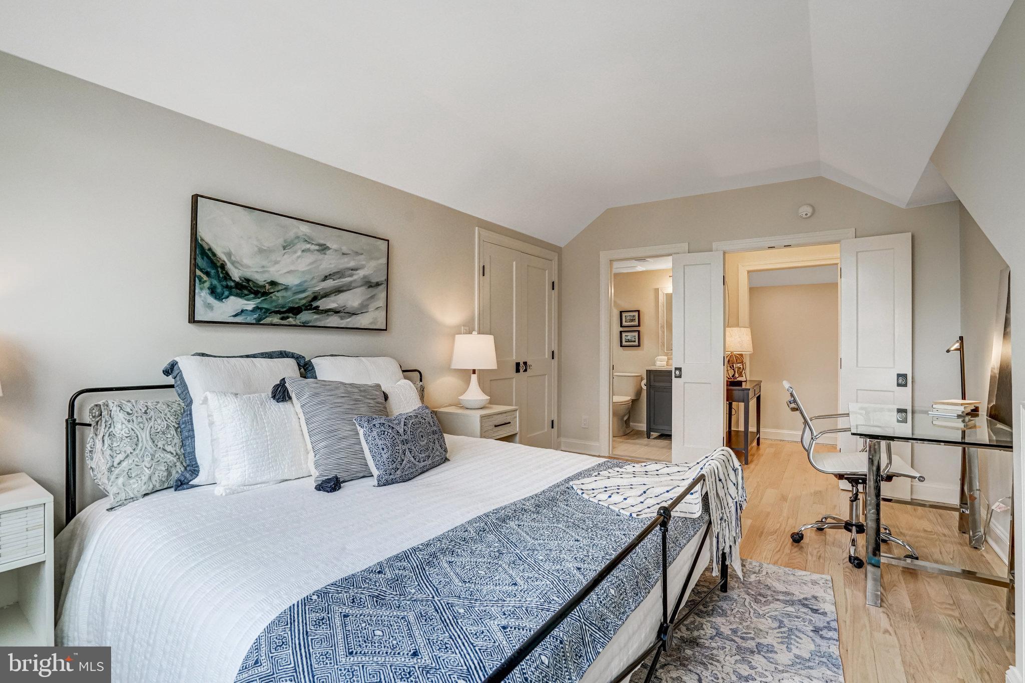 PALISADES PARK - Residential