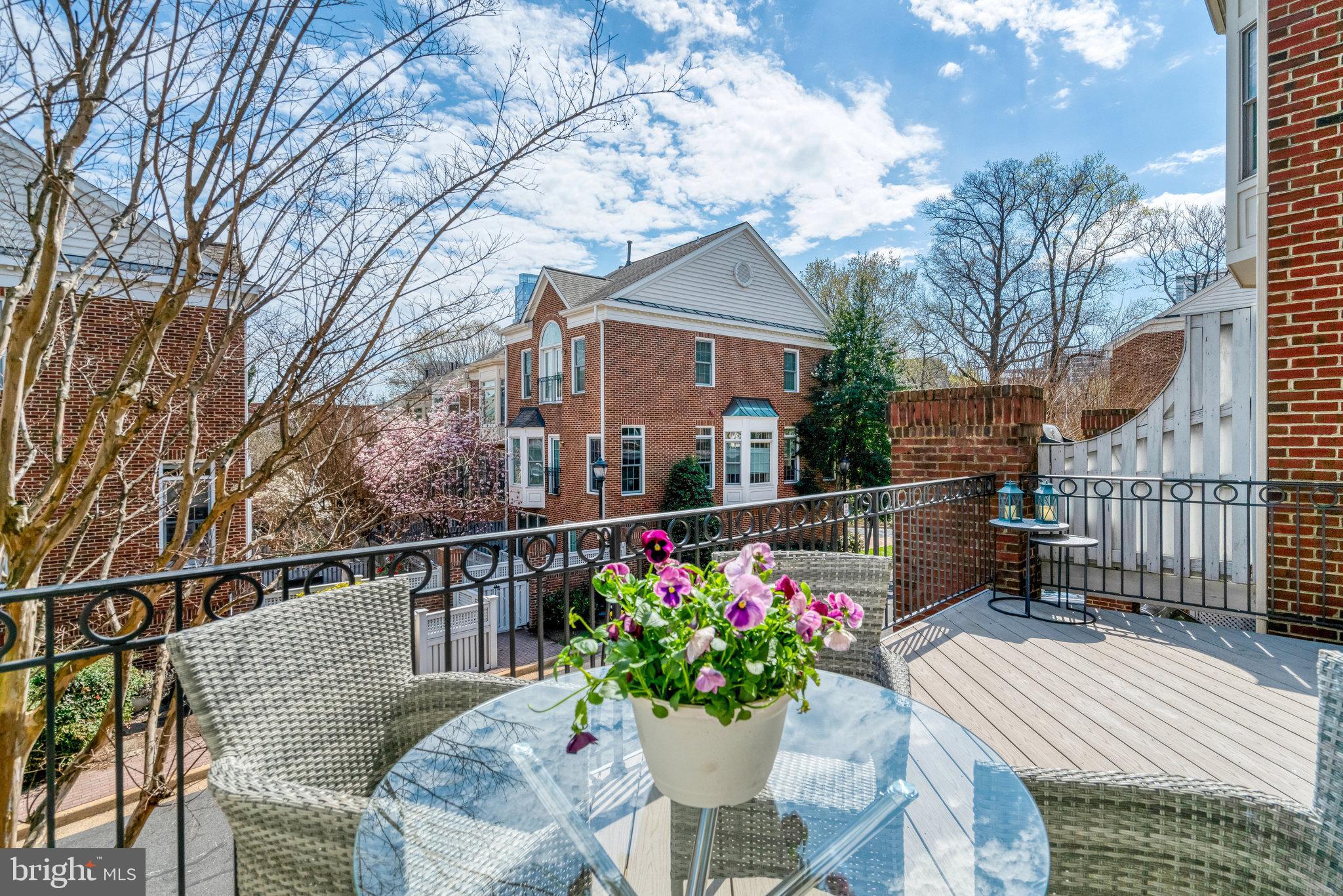 PALISADES PARK - Residential