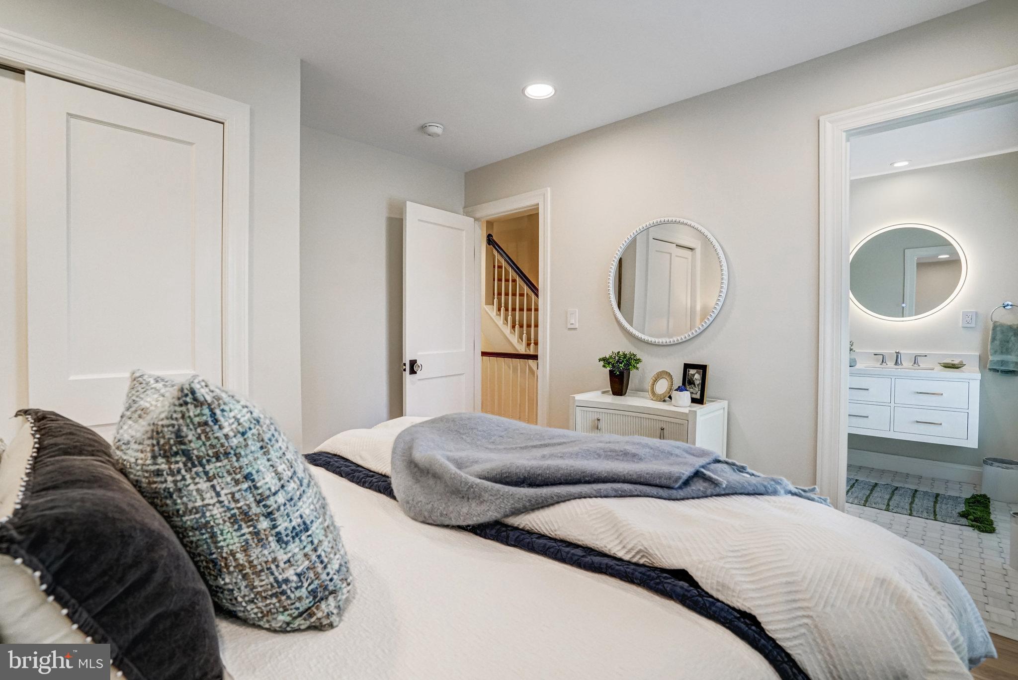 PALISADES PARK - Residential