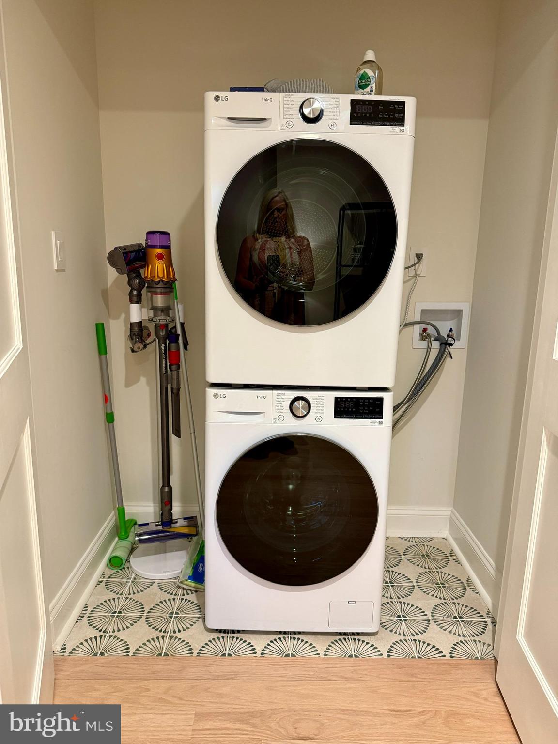 PALISADES PARK - Residential