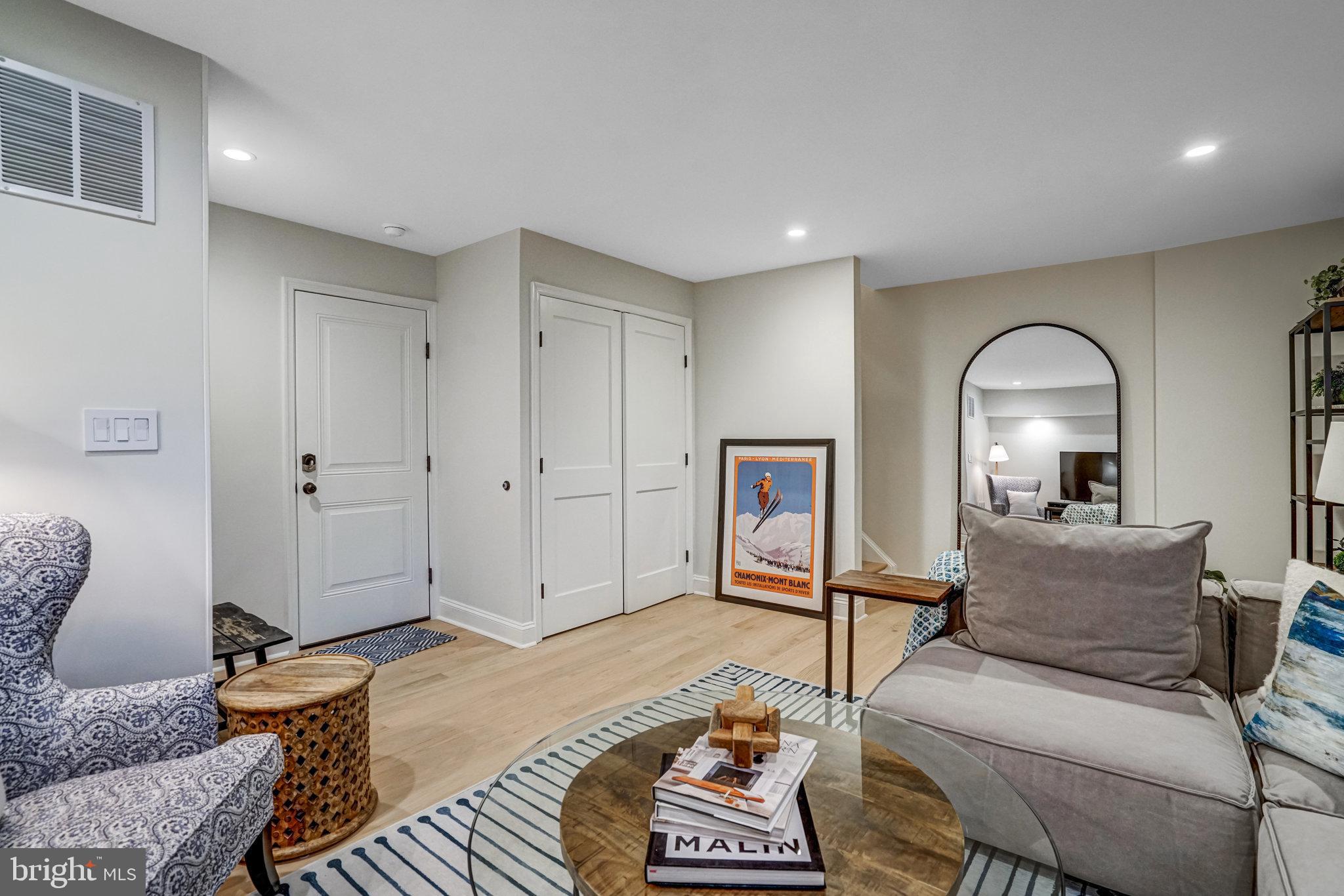 PALISADES PARK - Residential