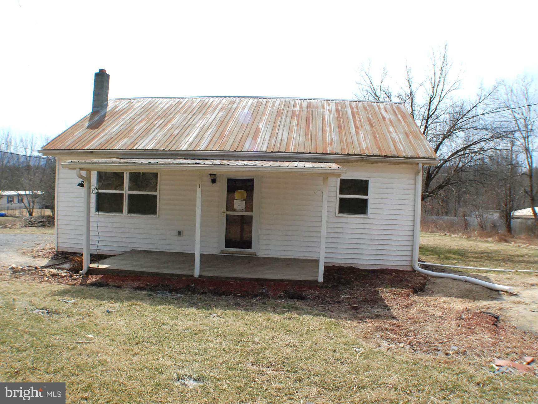 "I'm Bigger than I Look" 3 bedrooms, 1 bath, Cape,full unfinished basement, in an excellent location just off Route 9 in Hedgesville. Fresh Paint ,new carpet ,New Appliances ,New Heat-pump Unit. Should go any type financing . First Look owner Occupant offers only accepted until 2/11/15.Seller can pay up to $500 for home warranty to owner occupant buyers. All listing info. to be confirmed by Buyer